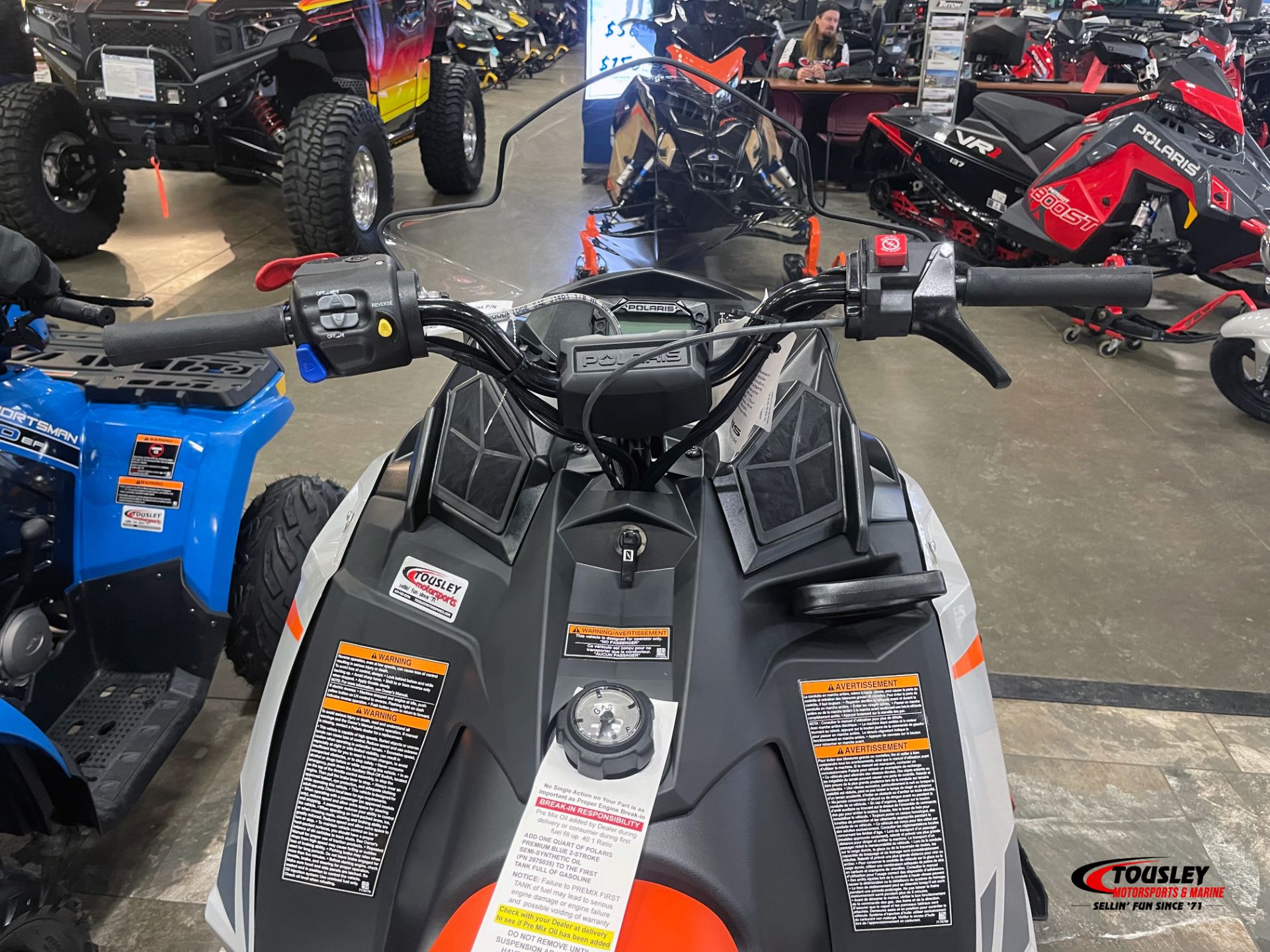 New 2025 Polaris 550 INDY Sport 121 ES, White Bear Lake MN | Specs