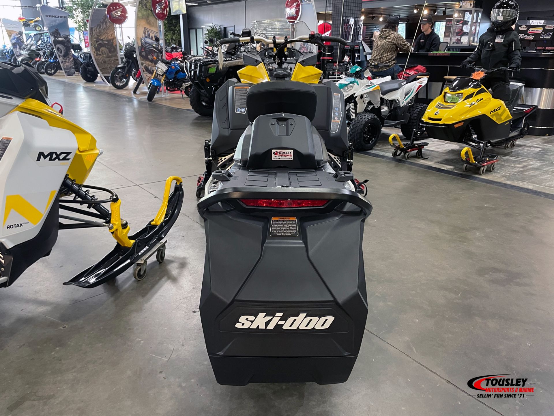 New 2025 Ski-Doo MXZ Sport 129 600 EFI ES RipSaw 1.25, White Bear