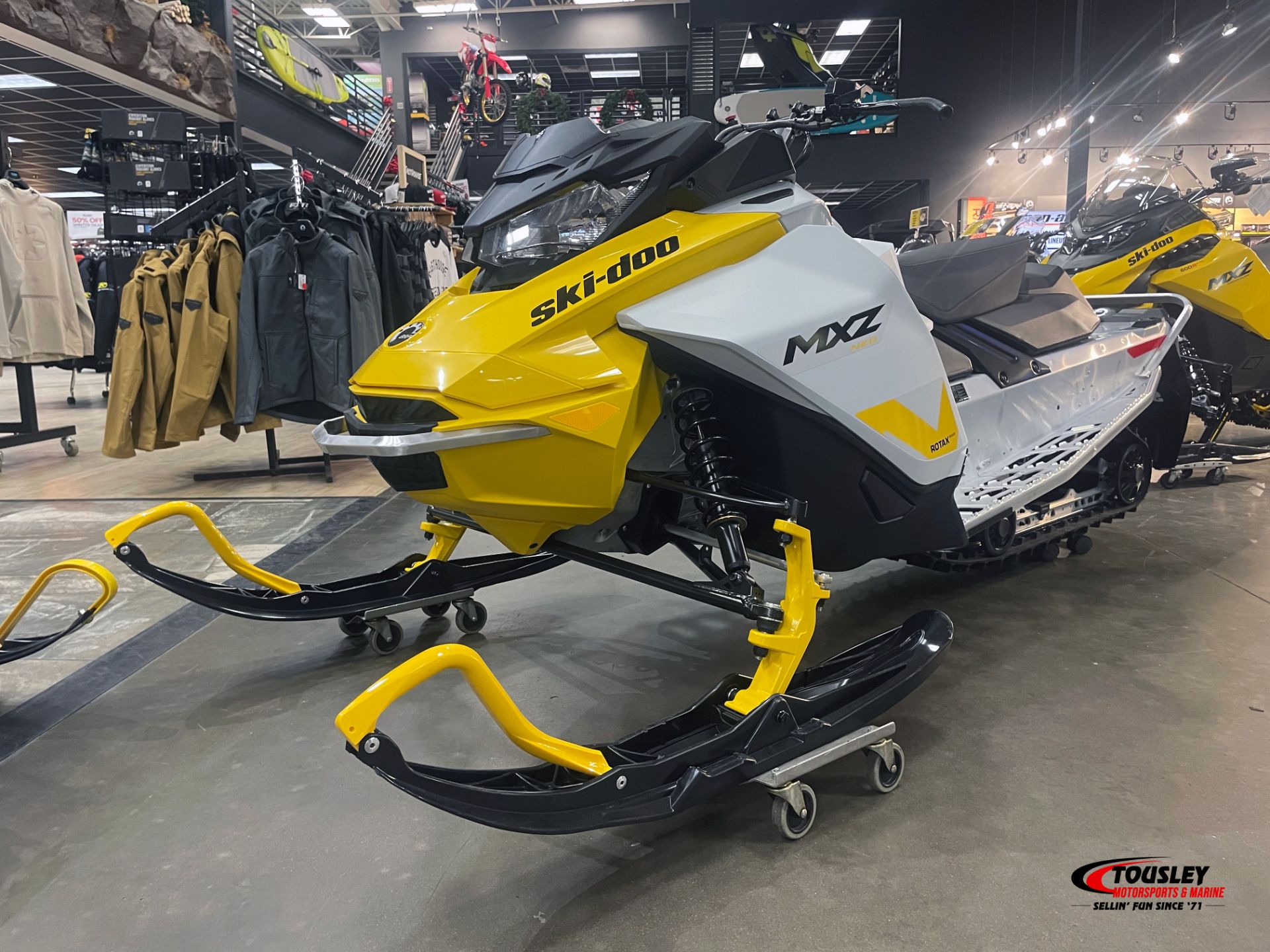 New 2025 Ski-Doo MXZ NEO 600 EFI ES Cobra 1.0, White Bear
