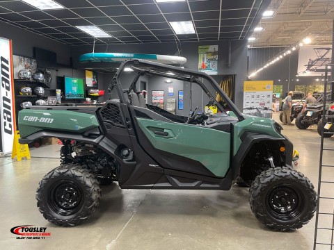 2025 Can-Am Commander DPS 700 — photo 1 of 7