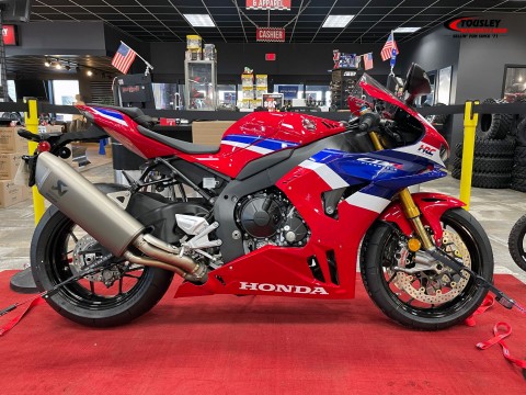 2026 Honda CBR1000RR-R Fireblade SP