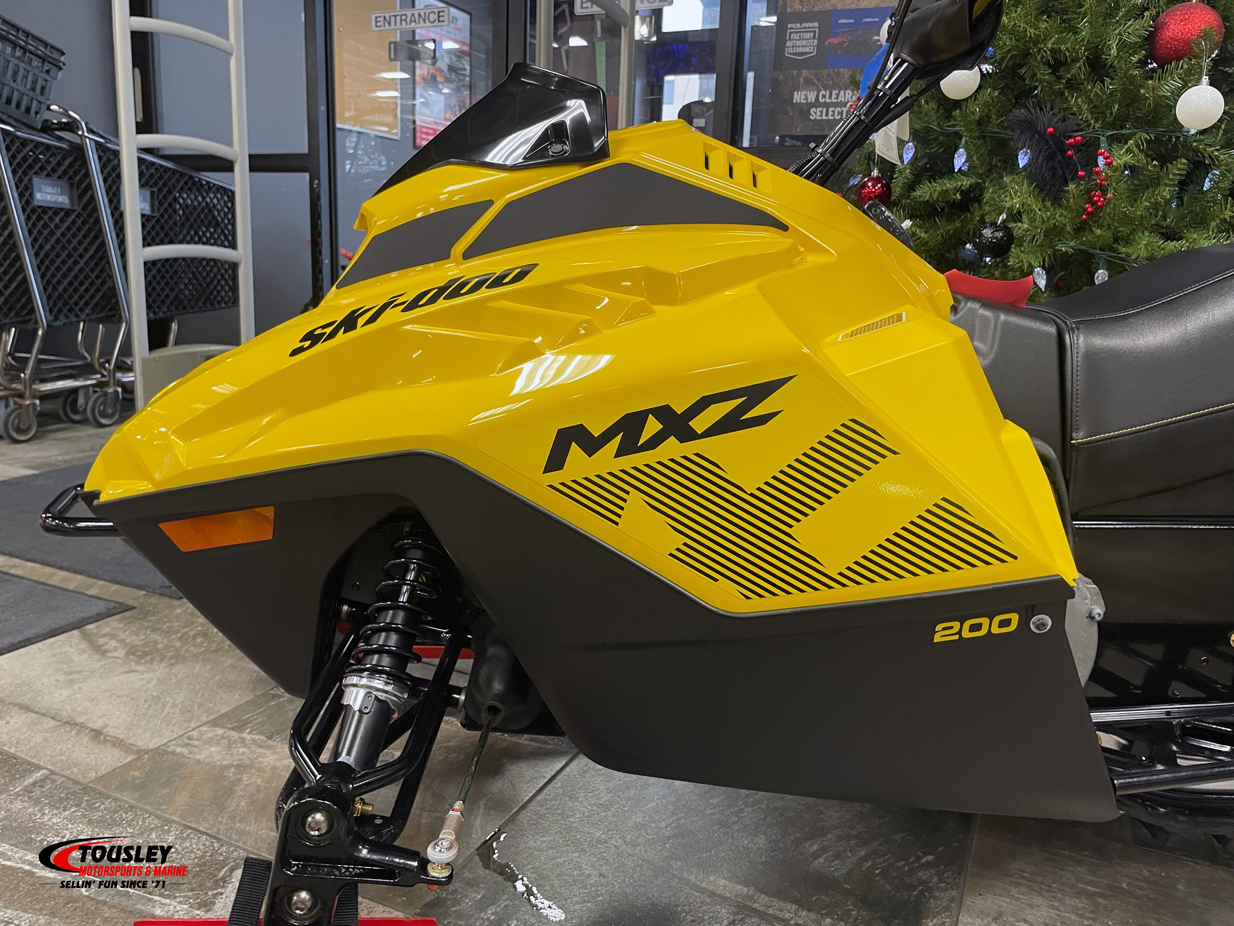 2027 Ski-Doo MXZ 200 ES Cobra 1.0 3