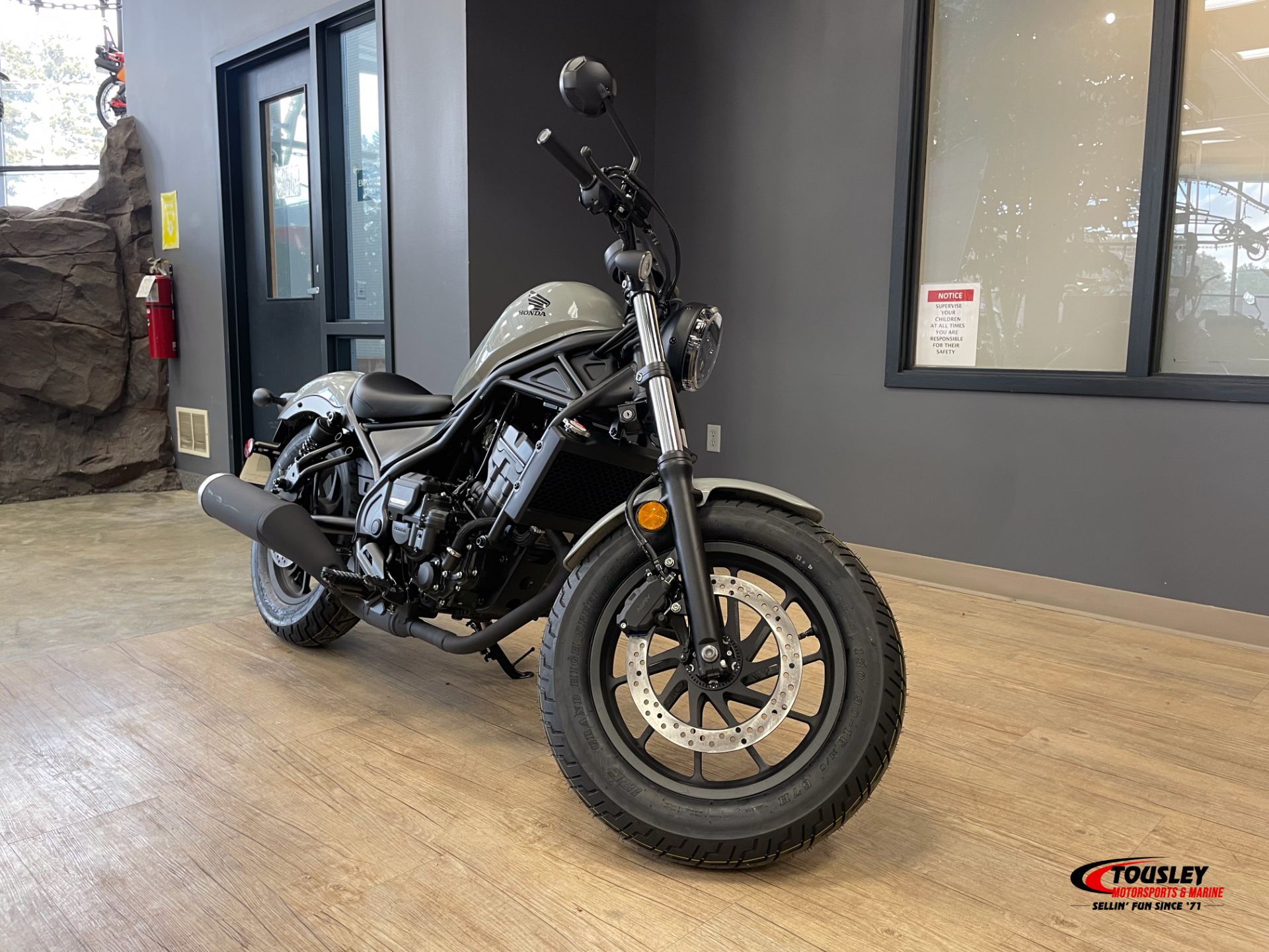 2026 Honda Rebel 300 E-Clutch 4