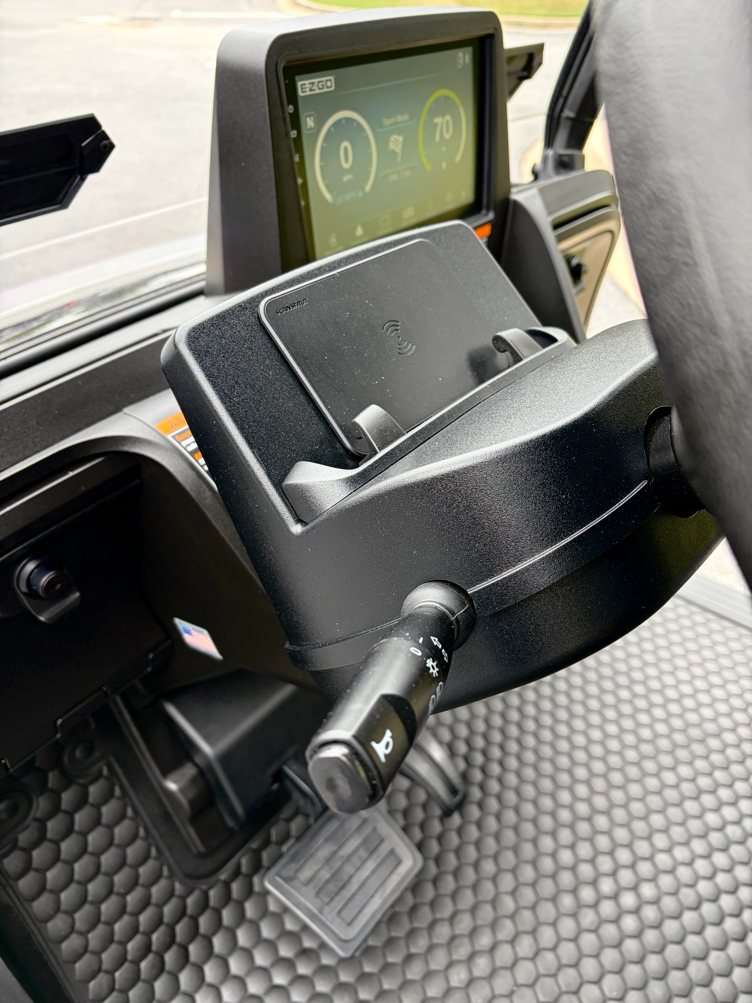 2027 E-Z-GO Liberty 4F XTL ELiTE Lithium Powertrain — photo 4