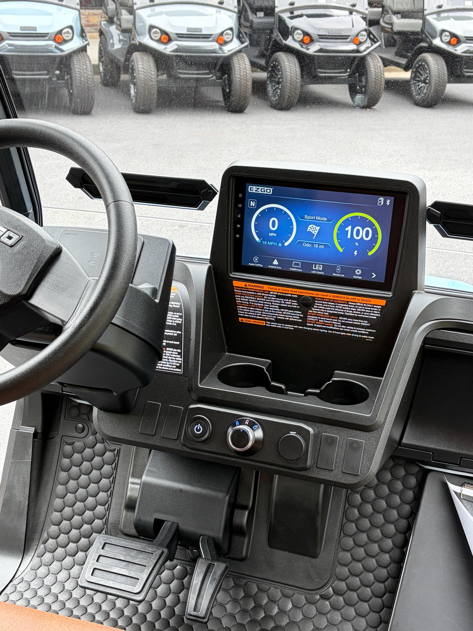 2027 E-Z-GO Liberty 4F XTL ELiTE Lithium Powertrain — photo 3