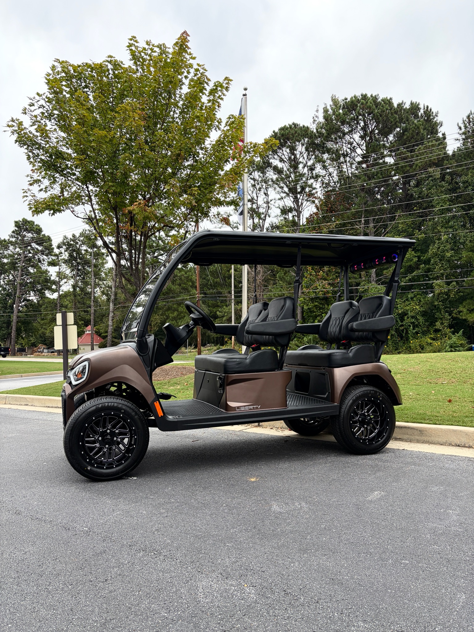 2027 E-Z-GO Liberty 4F XTL ELiTE Lithium Powertrain