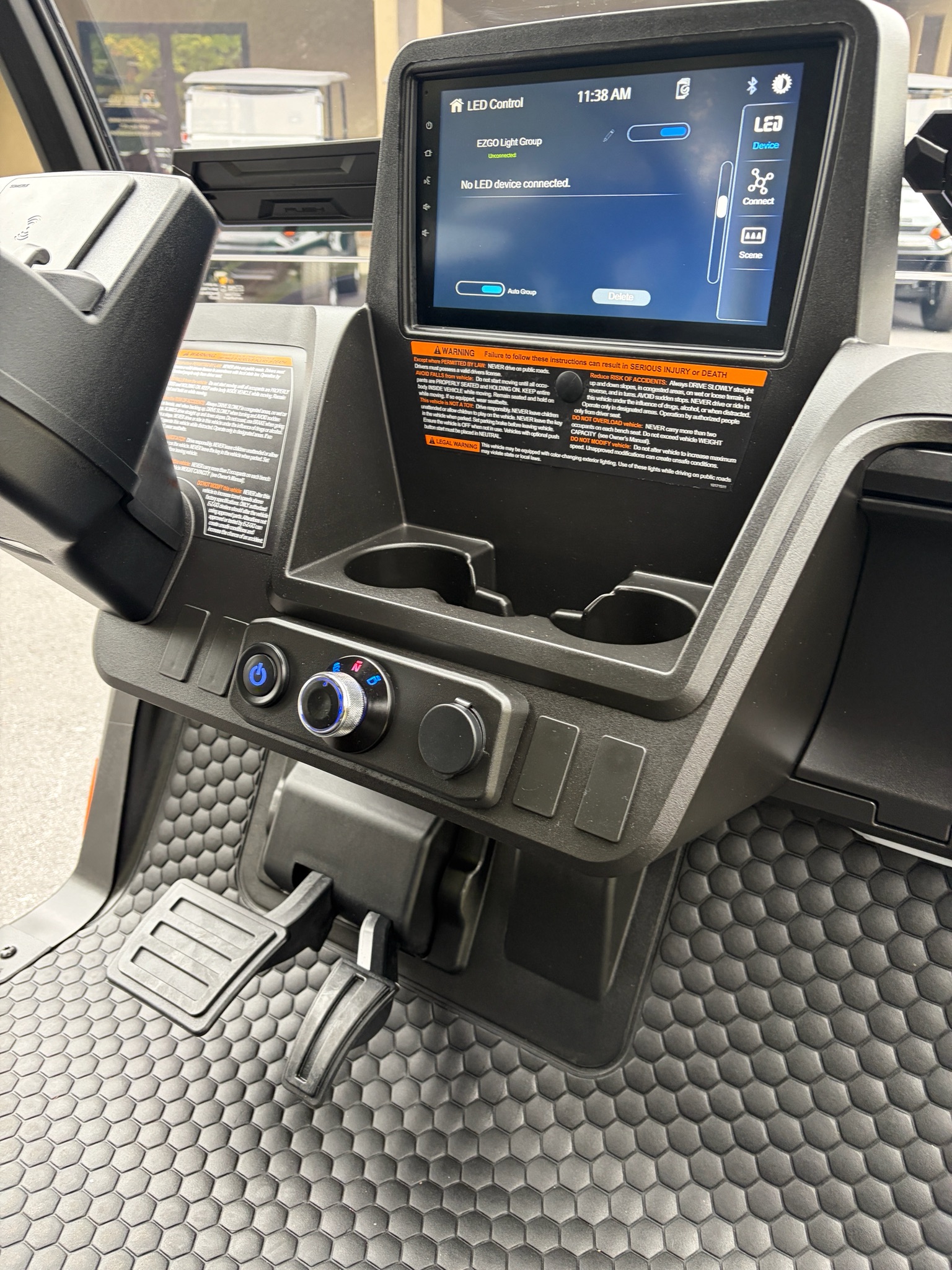 2027 E-Z-GO Liberty 4F XTL ELiTE Lithium Powertrain — photo 7