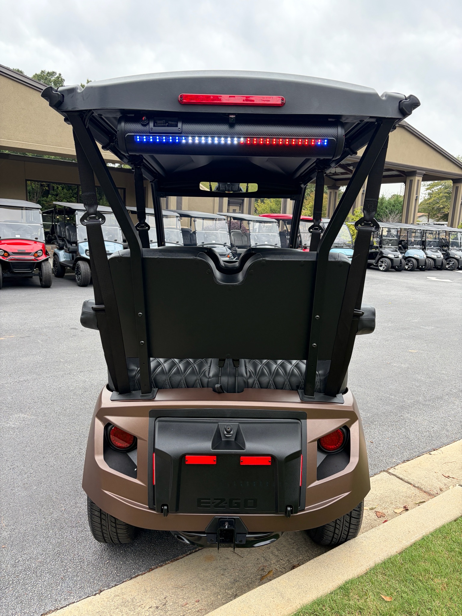 2027 E-Z-GO Liberty 4F XTL ELiTE Lithium Powertrain — photo 8
