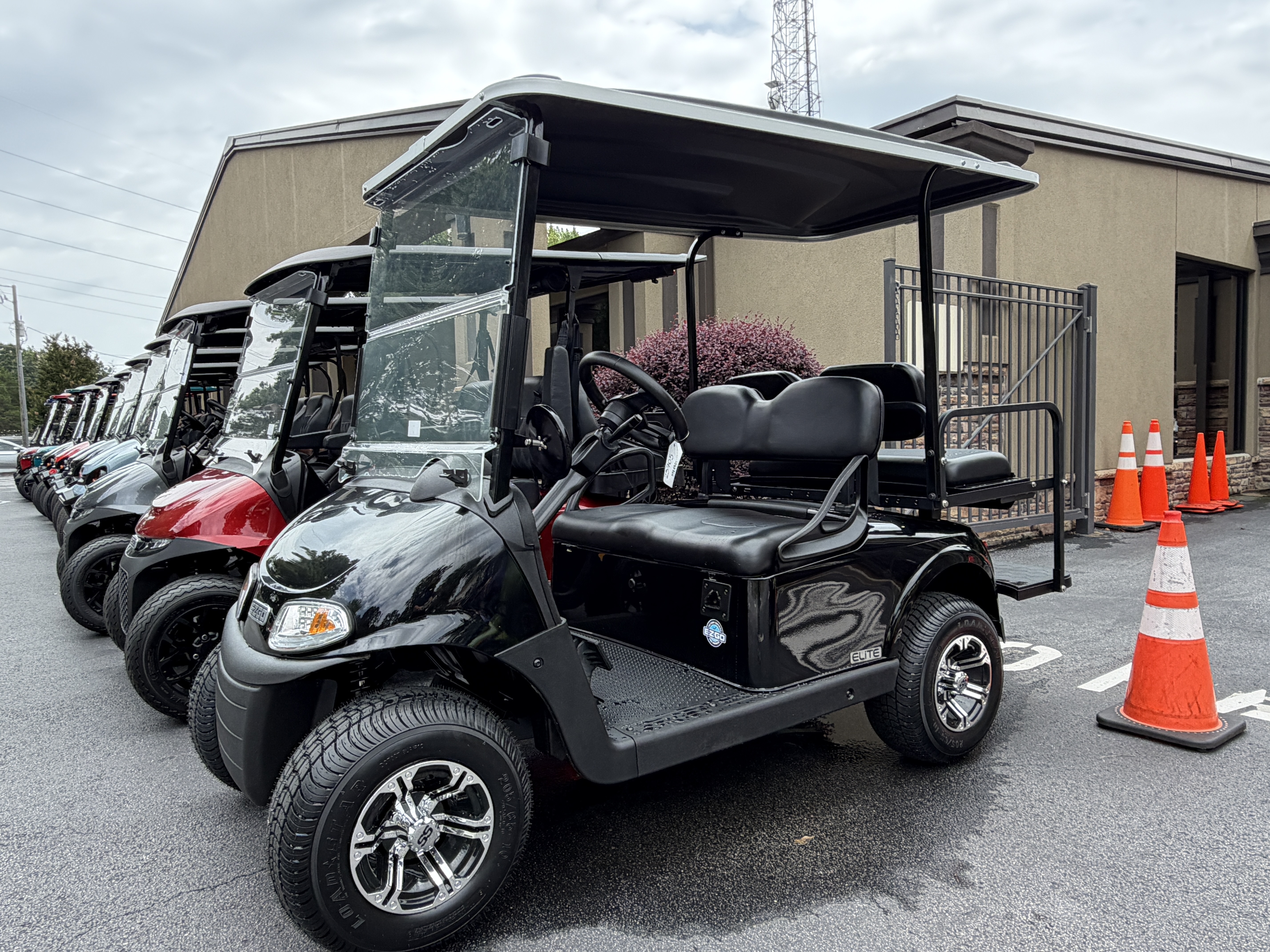 2021 E-Z-GO RXV ADV BATT