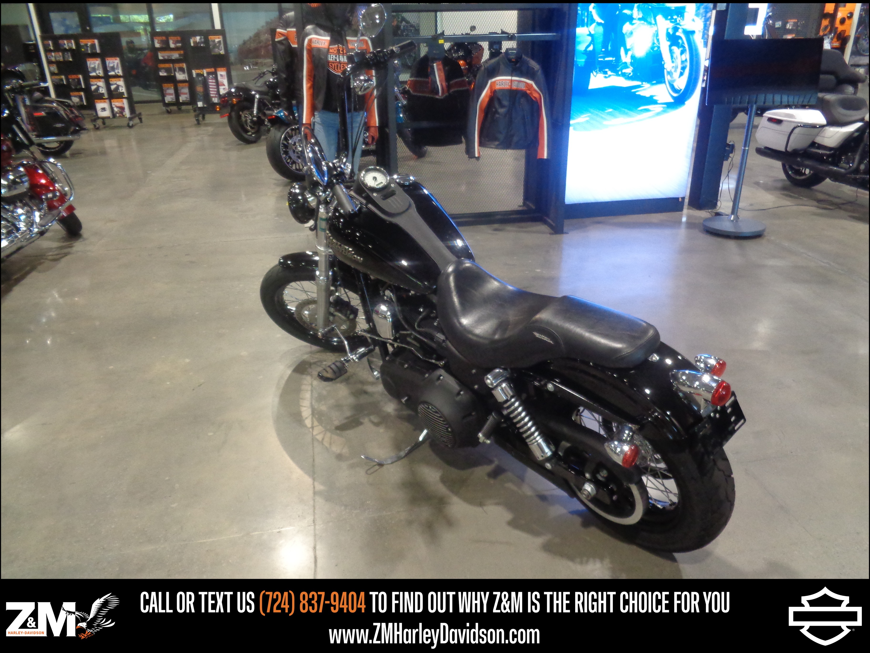 2011 Harley-Davidson Dyna® Street Bob® 4