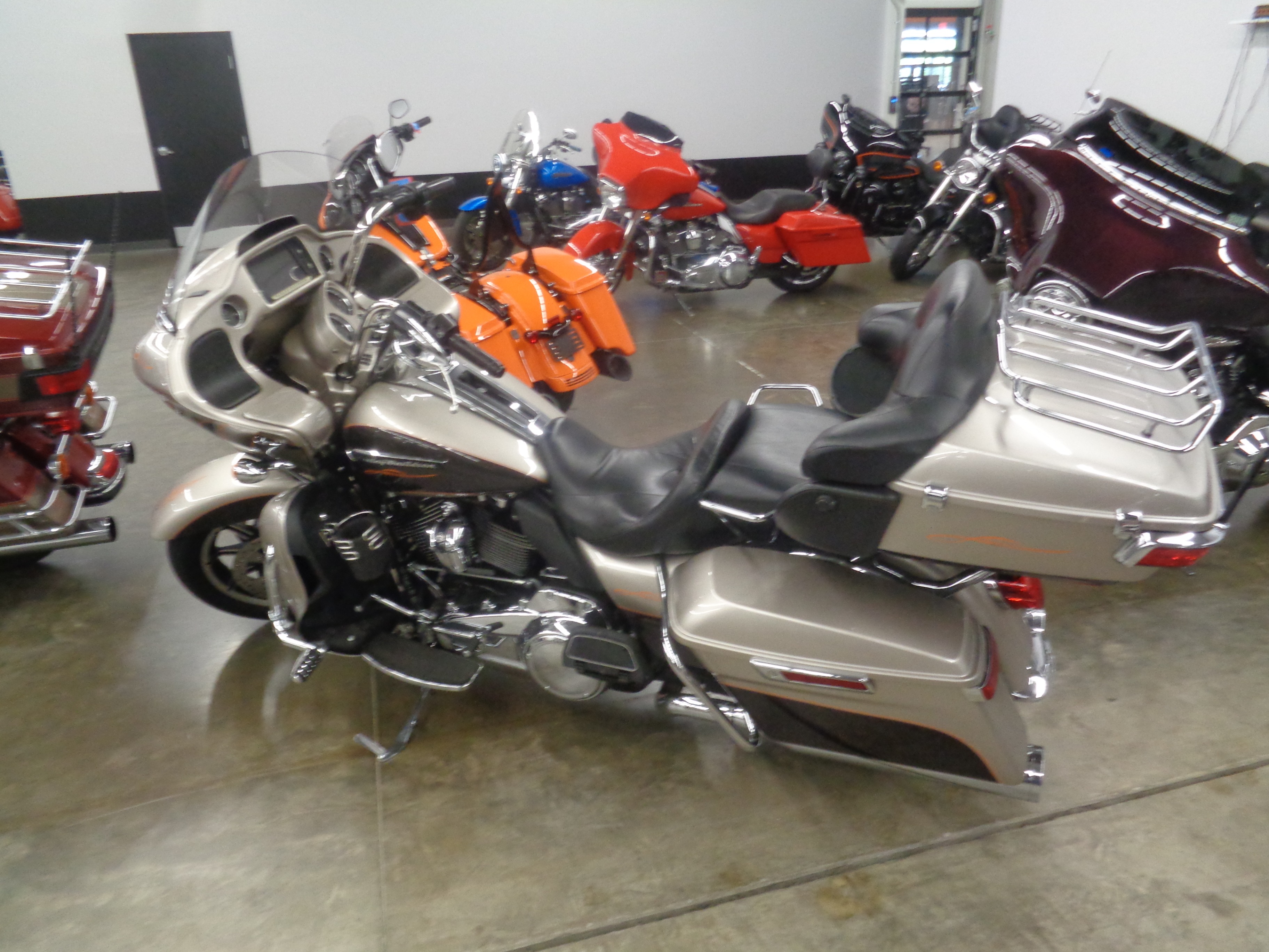 2018 Harley-Davidson Road Glide® Ultra 2