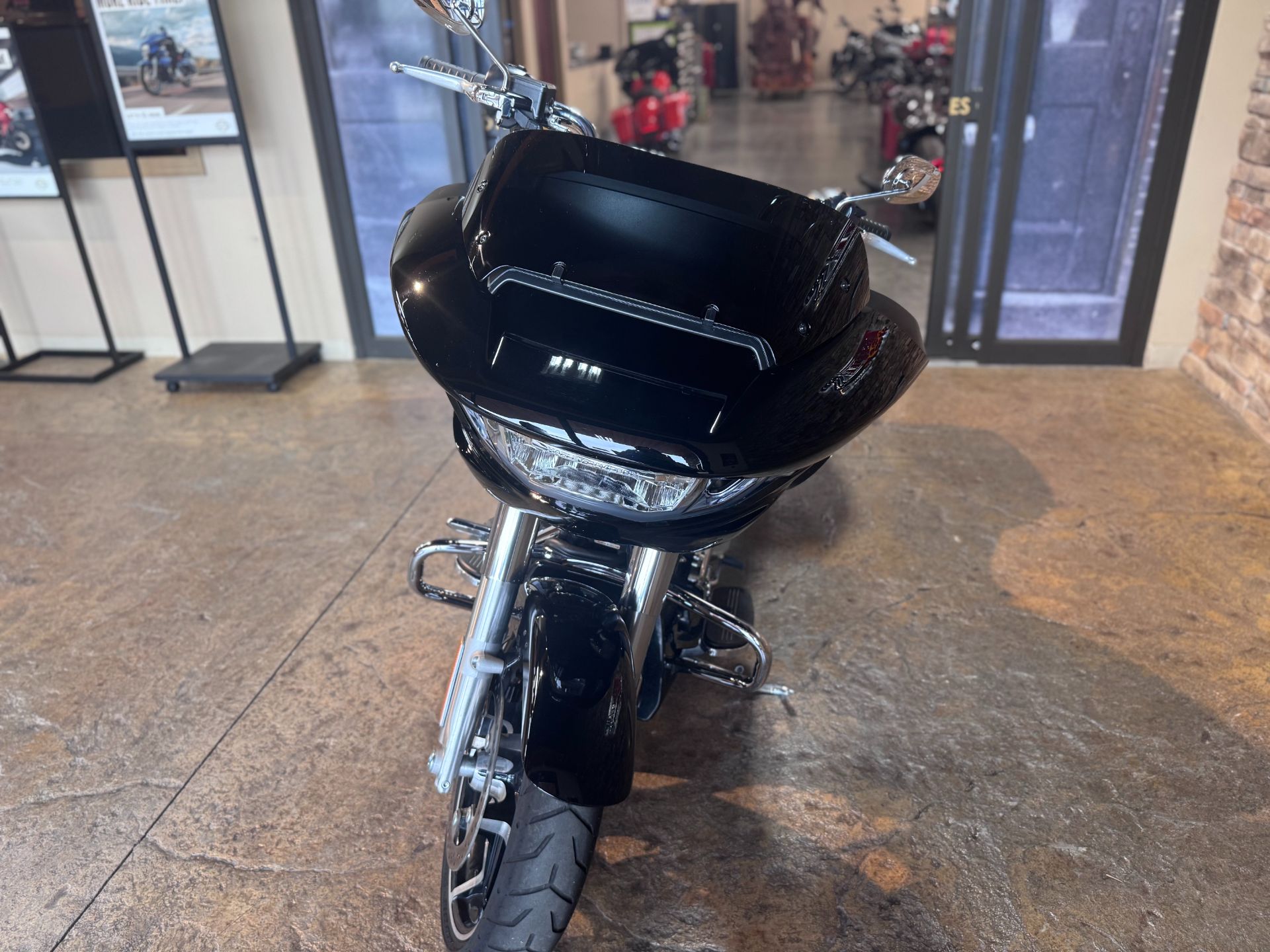 2025 Harley-Davidson Road Glide® 4