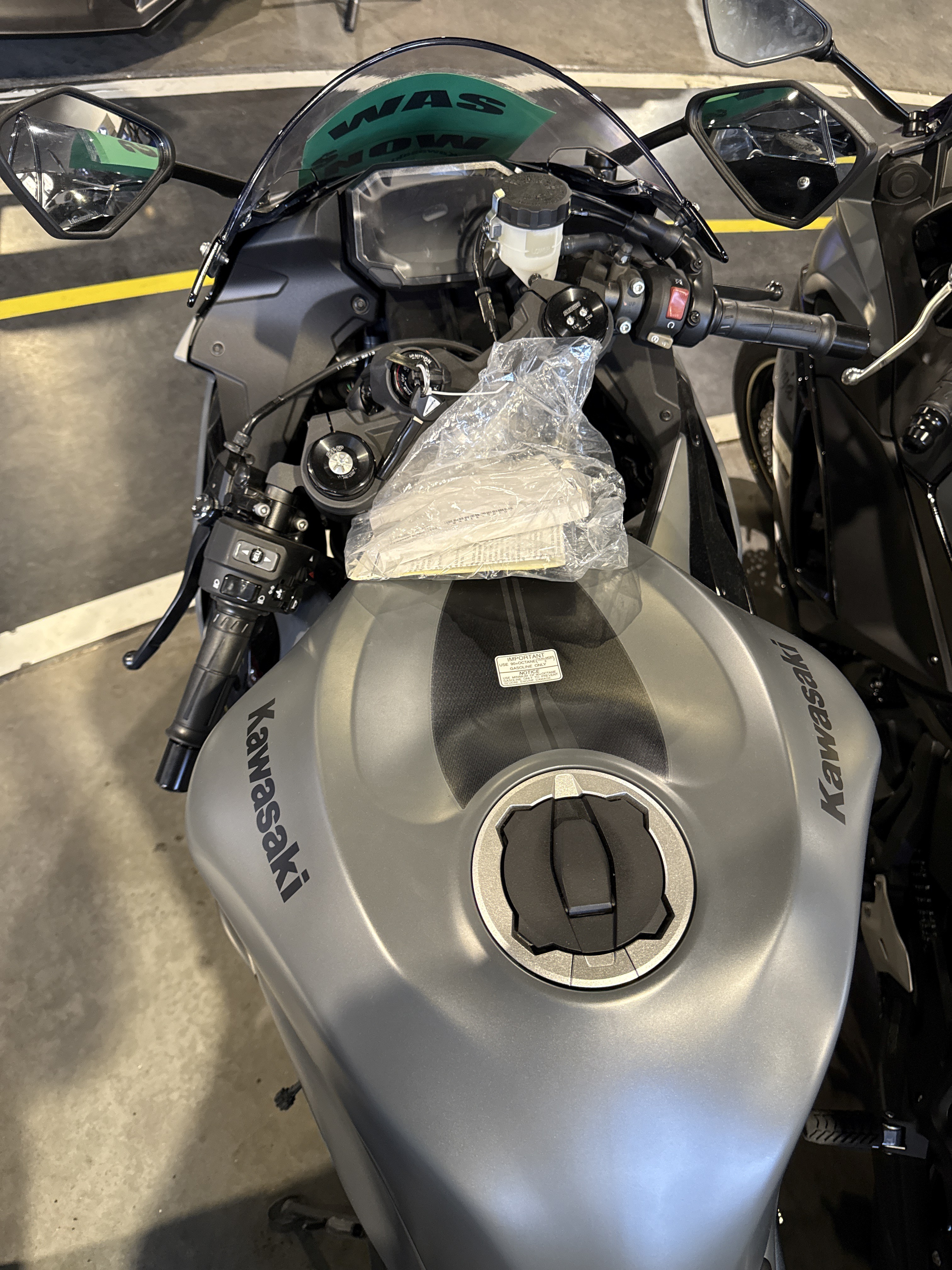 2025 Kawasaki Ninja® ZX-6R ABS 2