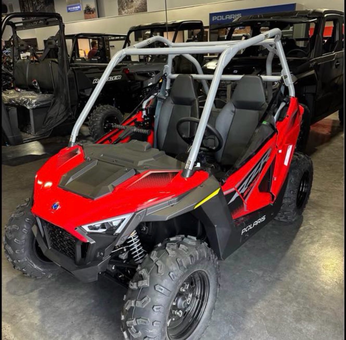 2026 Polaris RZR 200 EFI 3