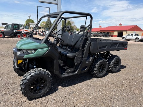 2026 Can-Am Defender 6x6 DPS