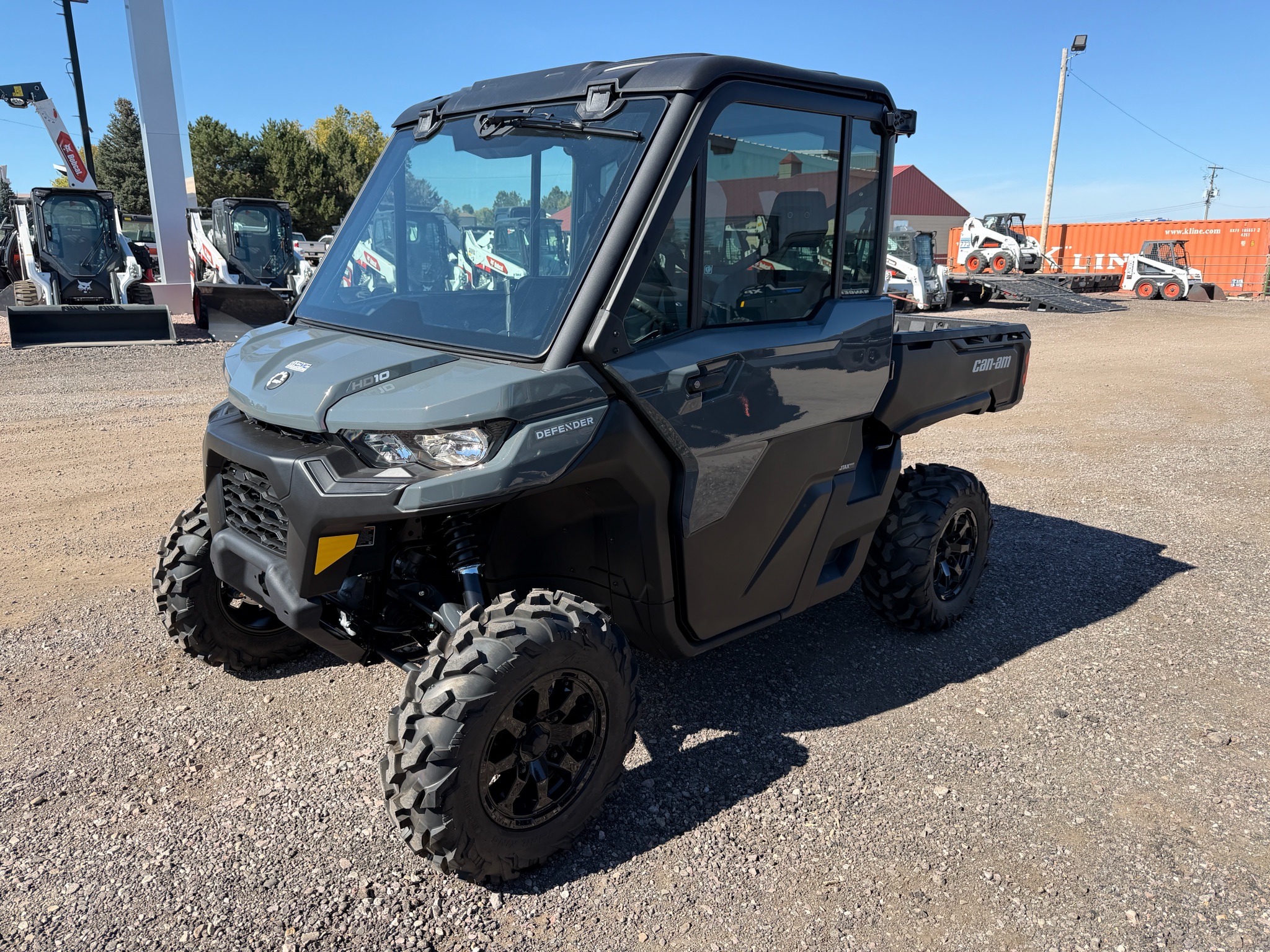 2027 Can-Am™ Defender DPS CAB HD10 1