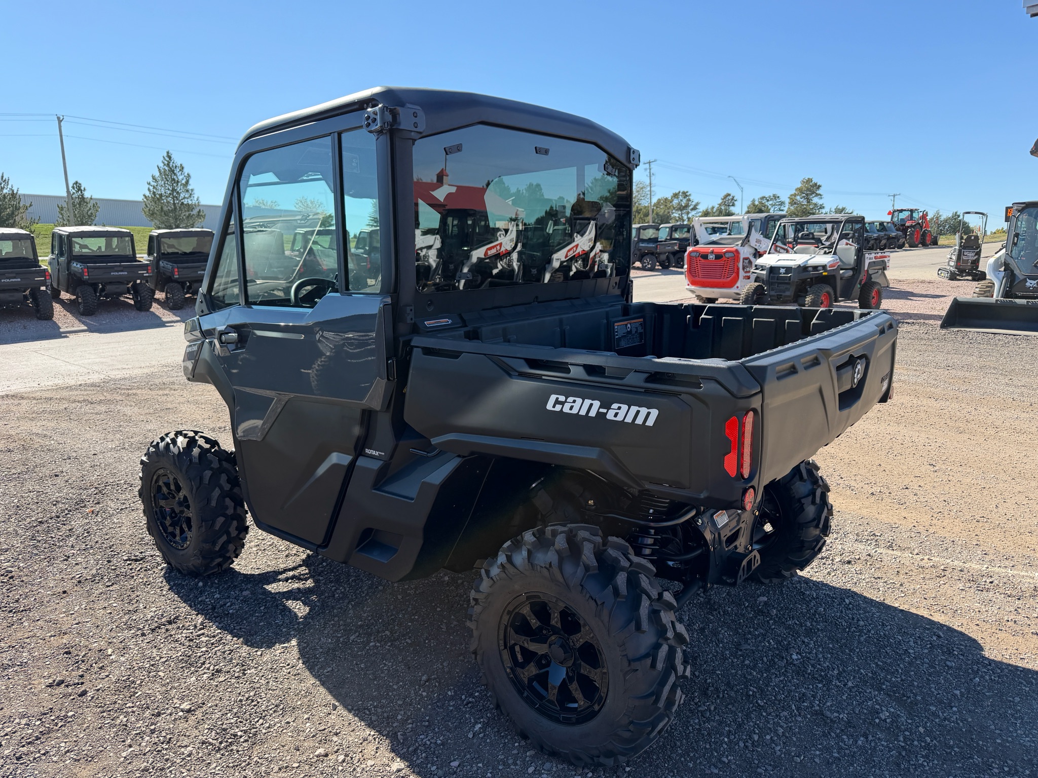 2027 Can-Am™ Defender DPS CAB HD10 6