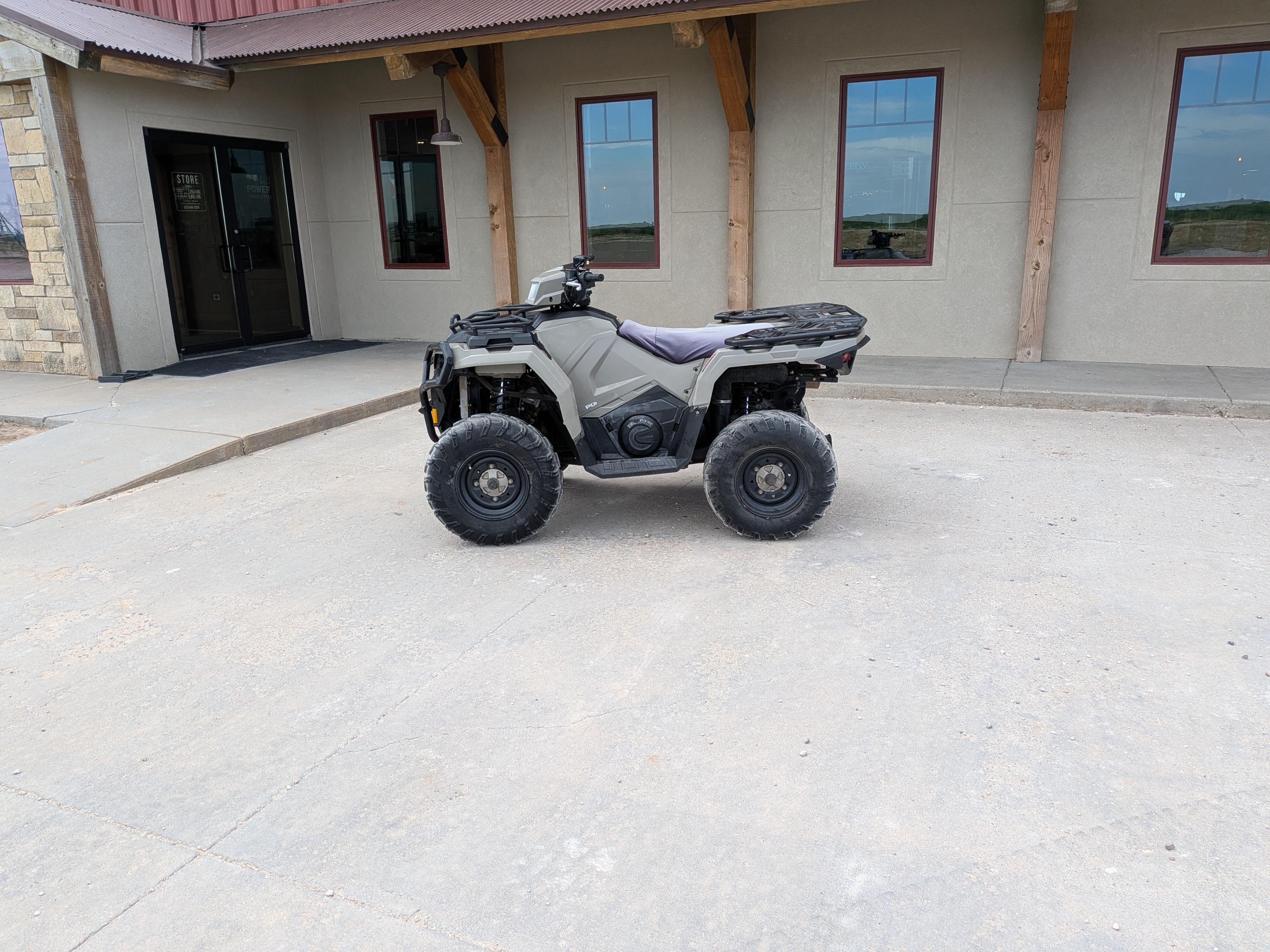 2021 Sportsman 570 EPS Utility Package