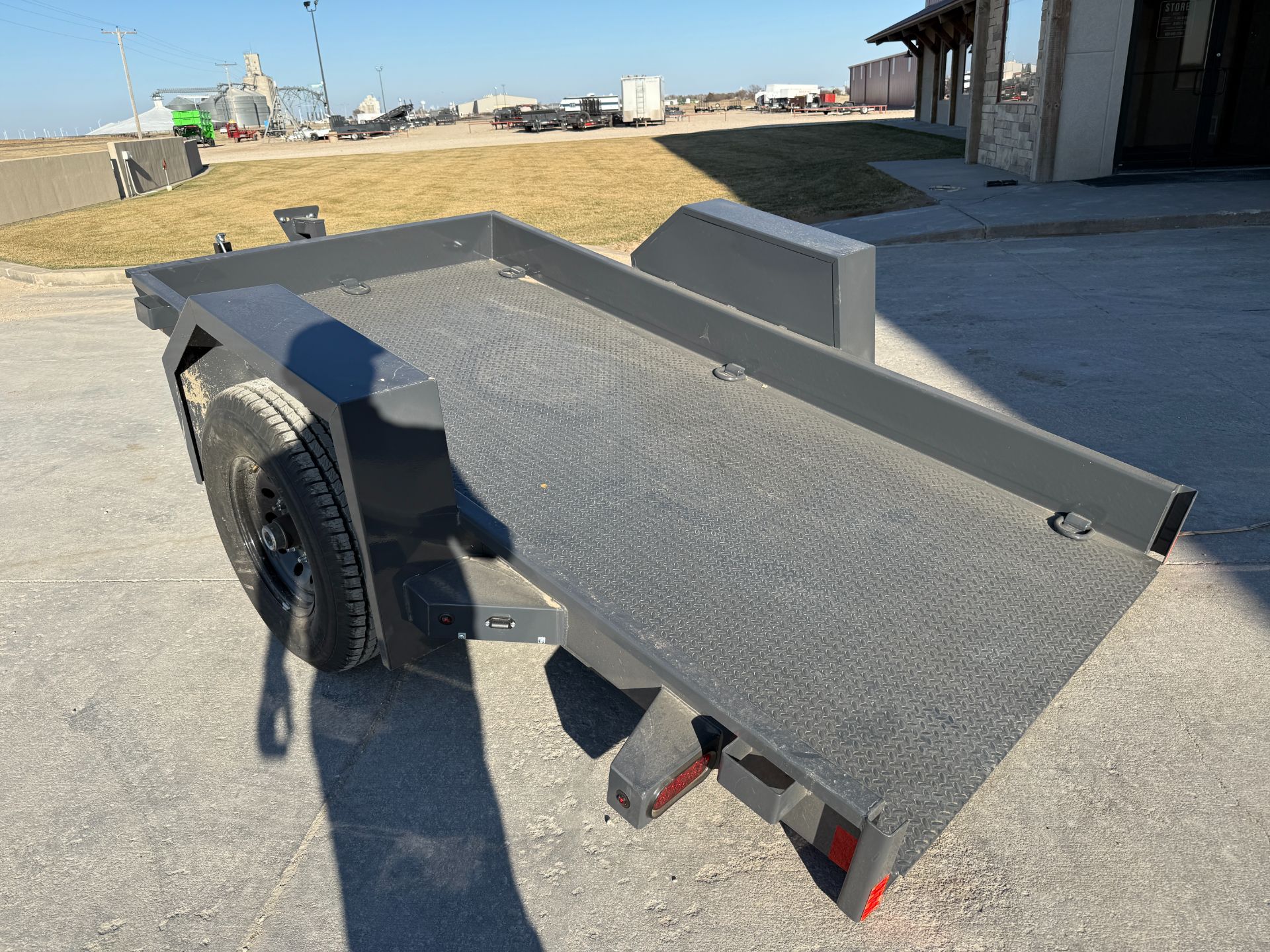 2026 Lamar Scissor Hauler photo 3
