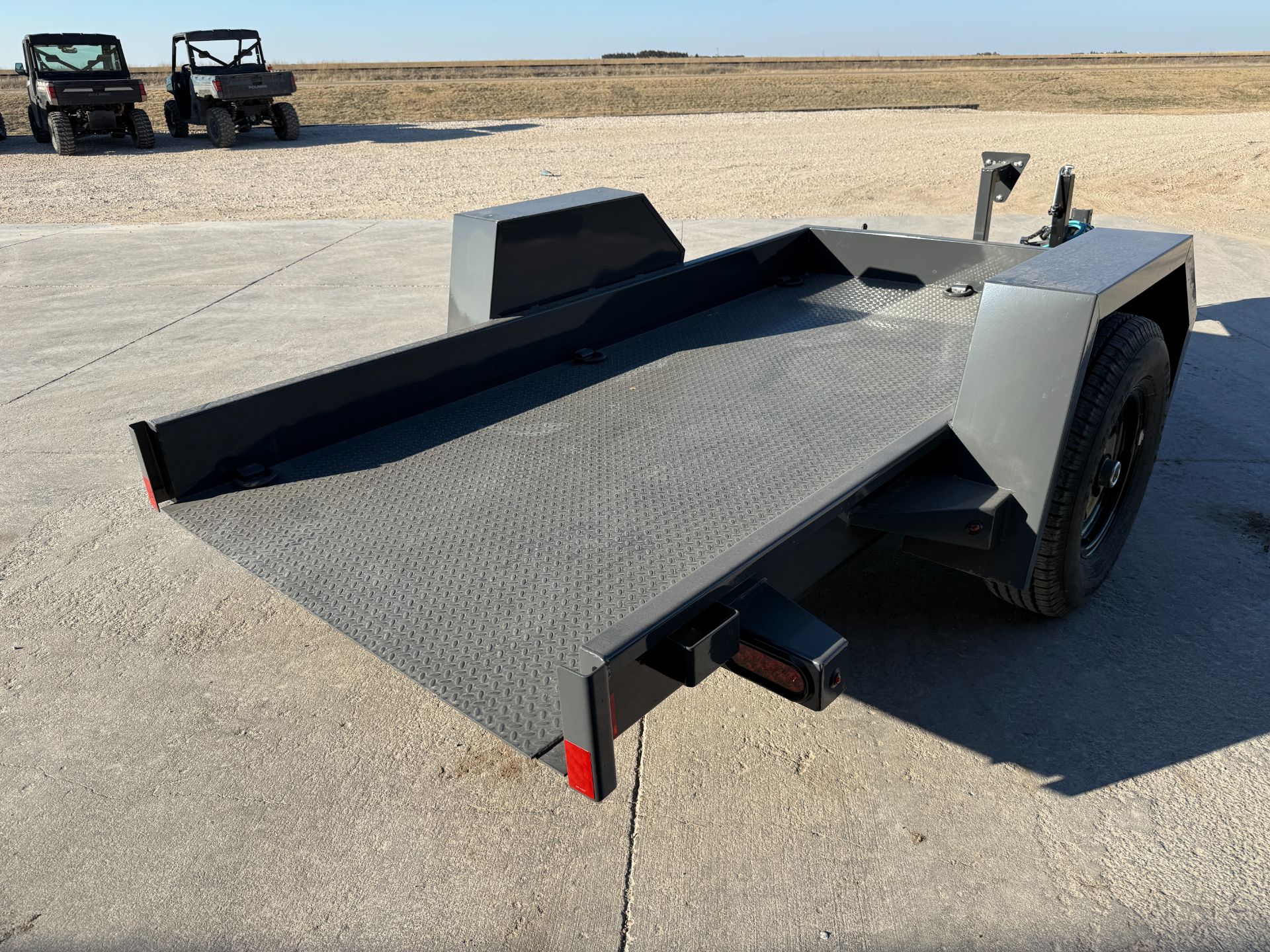 2026 Lamar Scissor Hauler photo 2