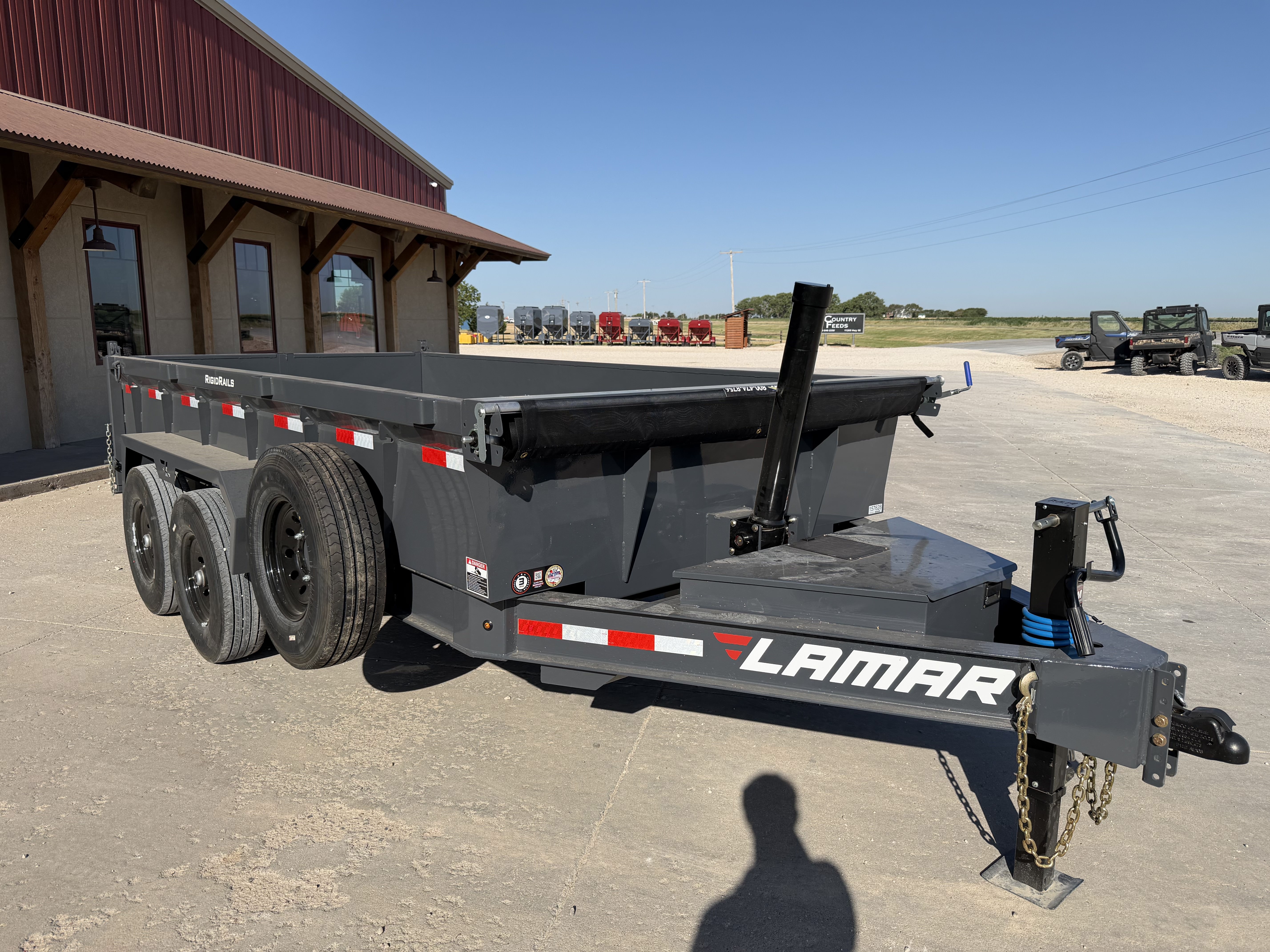 2027 Lamar photo 4