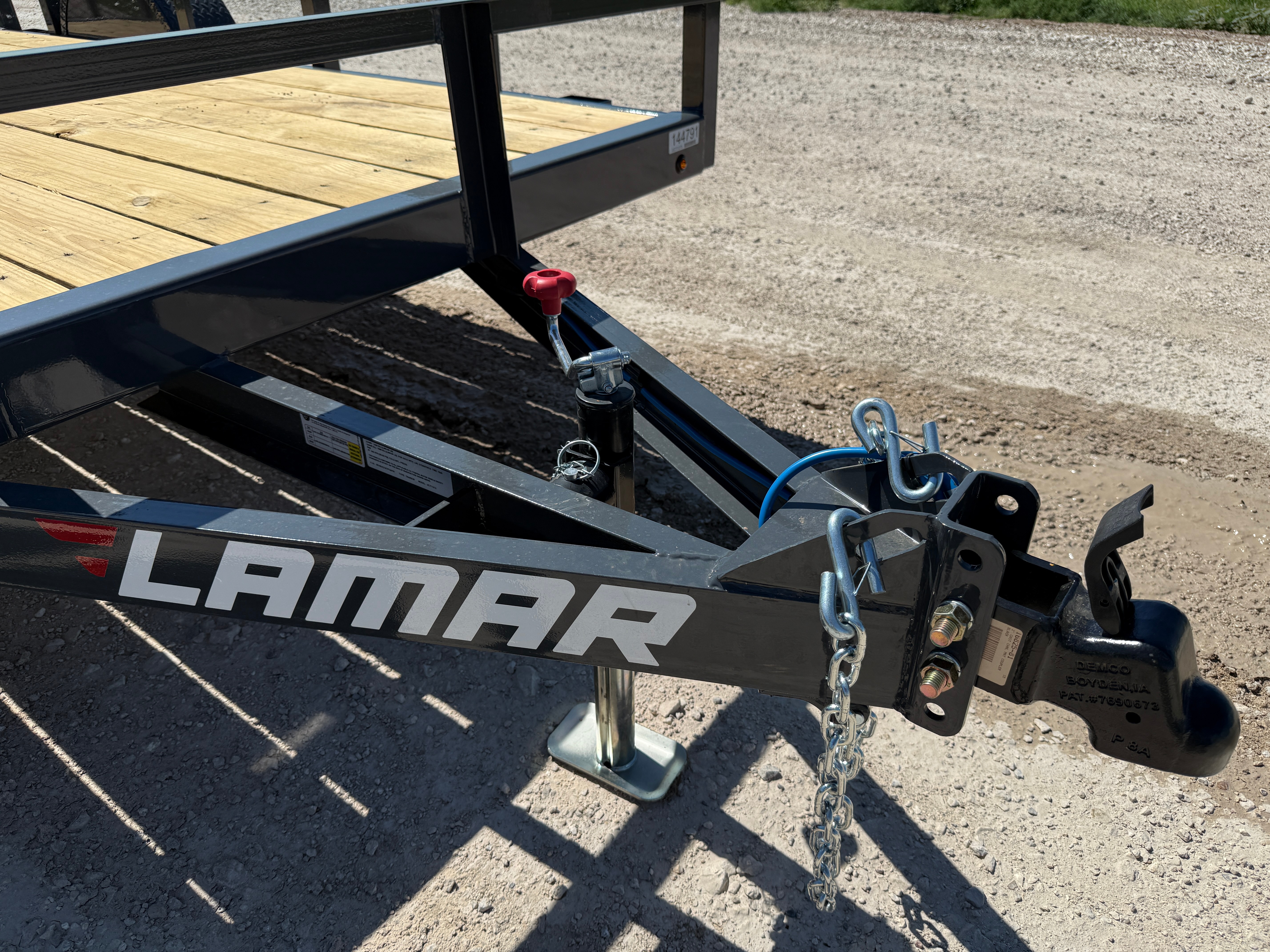 2027 Lamar photo 5