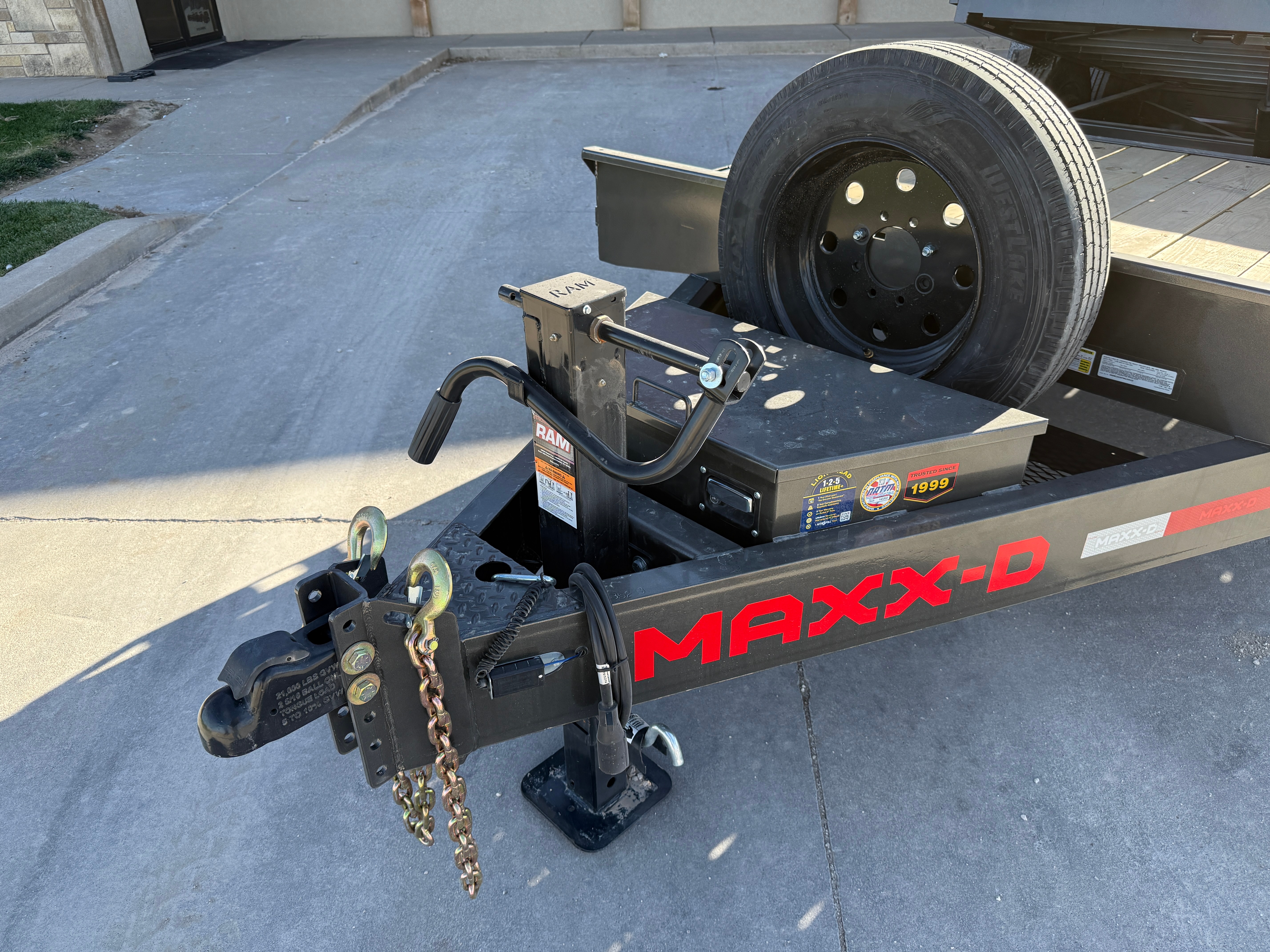 2027 MAXXD photo 3