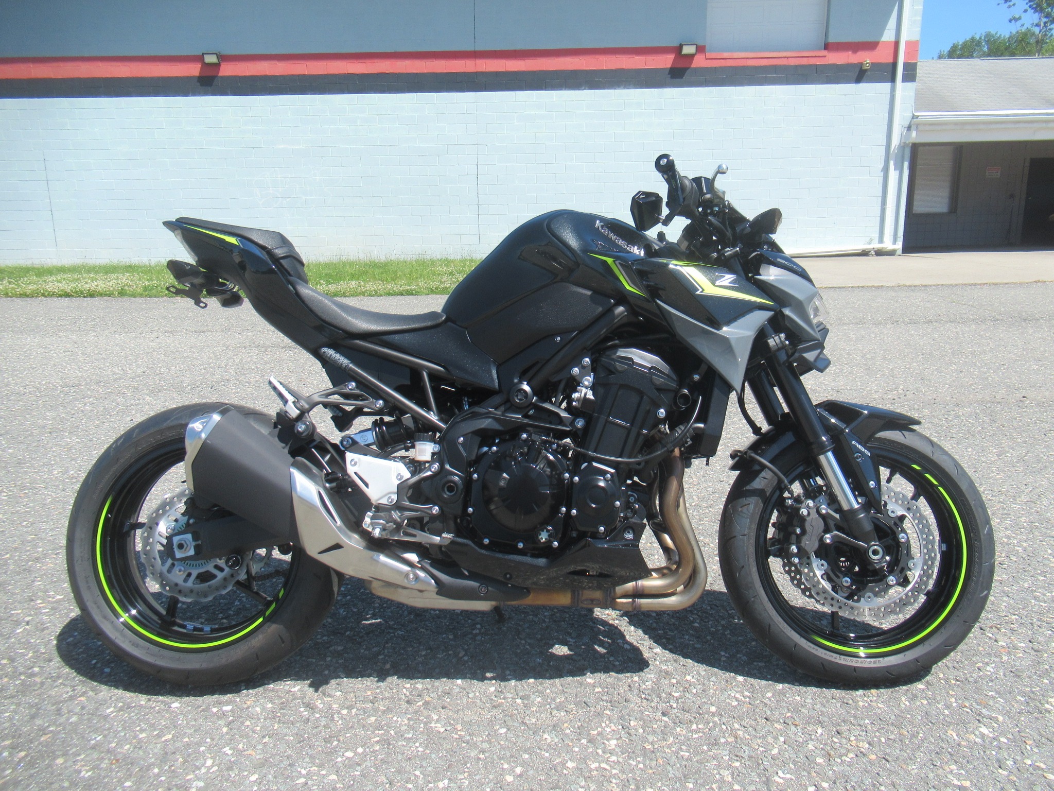 2024 Kawasaki Z900 ABS 1