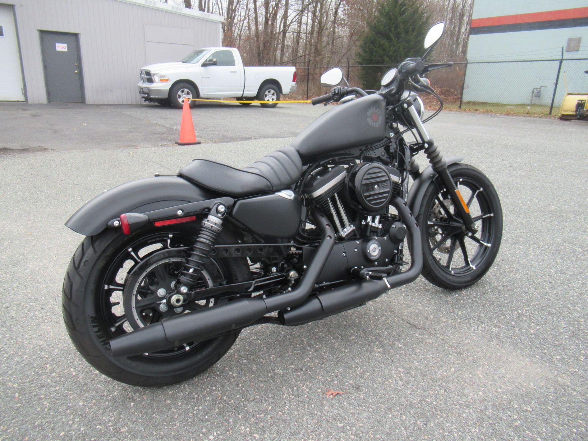 ８８３r 2022 Harley-Davidson Iron 883™ Motorcycles Springfield