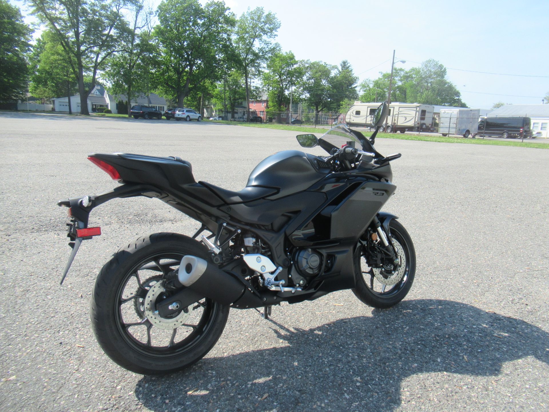 2025 Yamaha YZF-R3 3