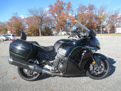 ma's shop Mutual Enterprises Inc., is located in Springfield, MA. Shop our