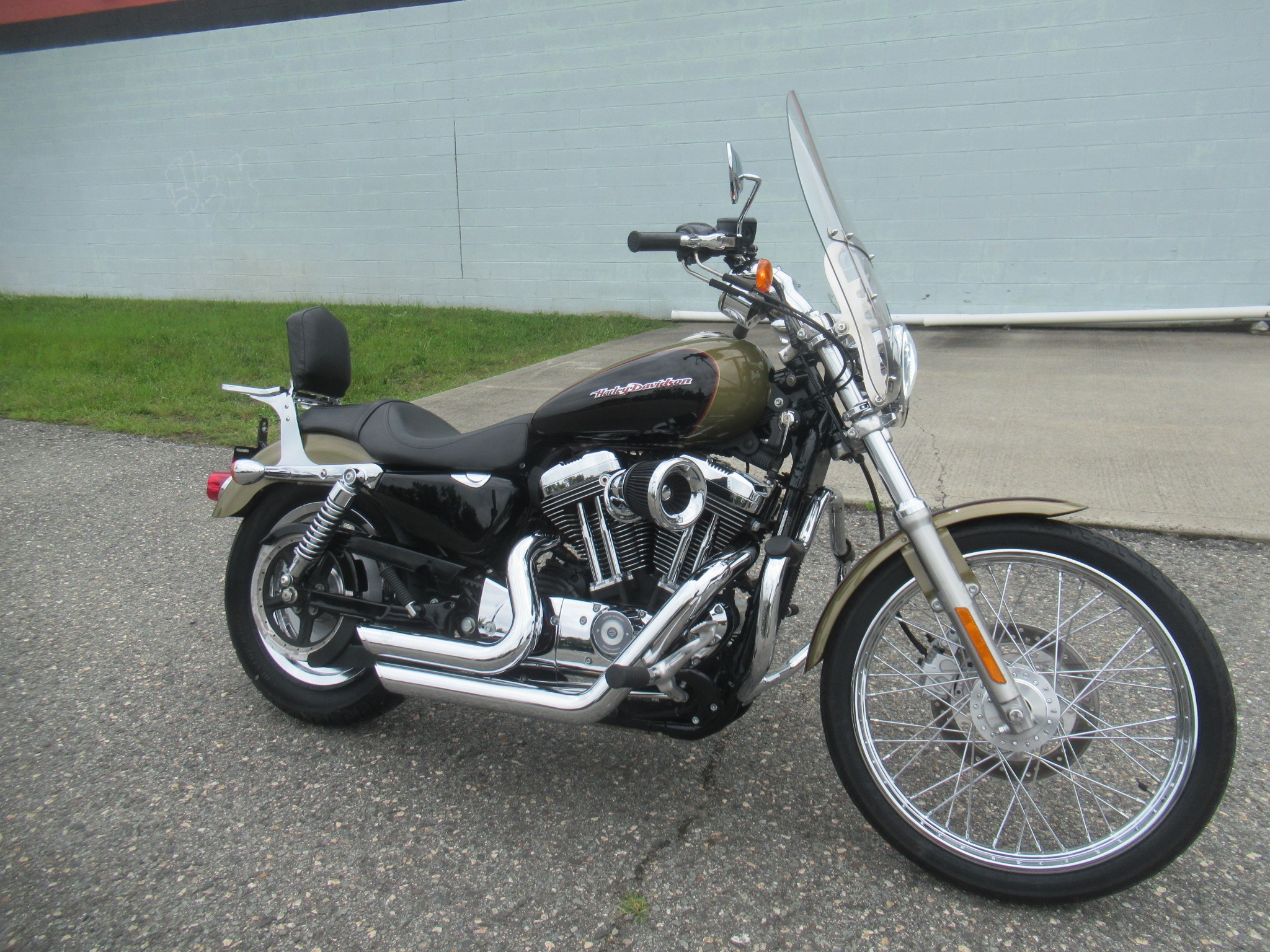 2007 Harley-Davidson Sportster® 1200 Custom 2
