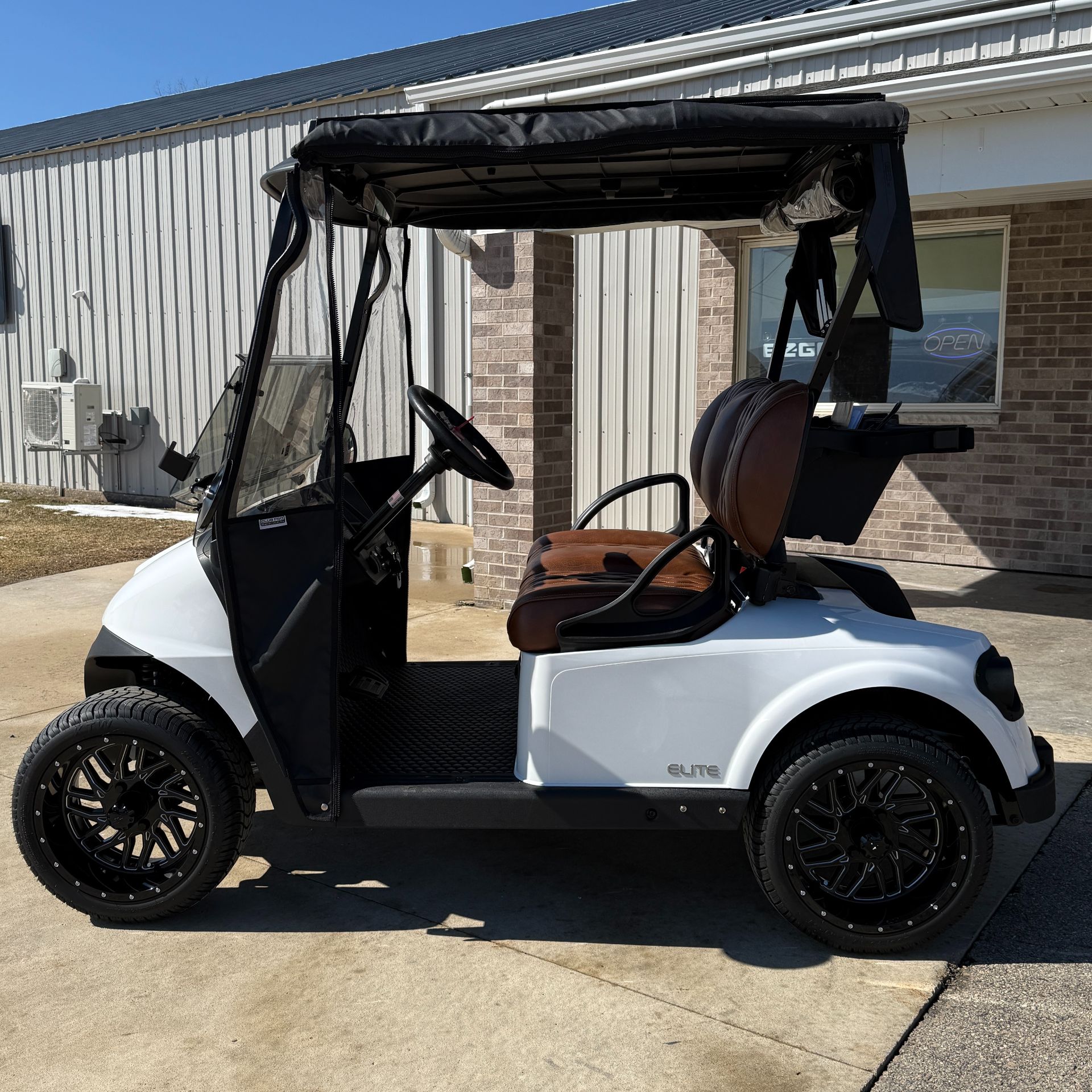 2024 E-Z-GO Freedom RXV ELiTE in New Hampton, Iowa - Photo 2