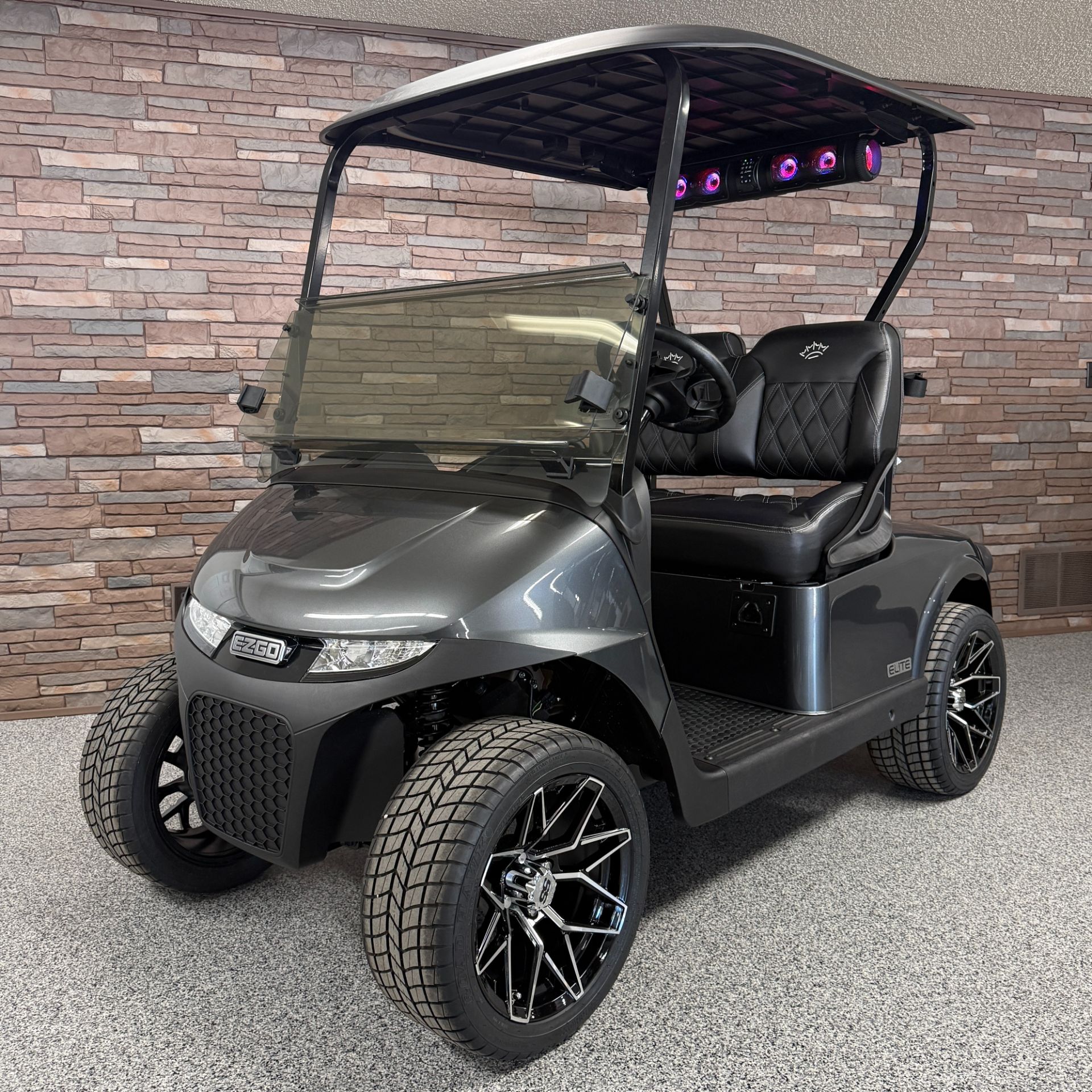 2026 E-Z-GO RXV 2 Freedom ELiTE Lithium in New Hampton, Iowa - Photo 2