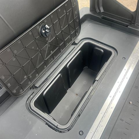 2024 Cushman Shuttle 2+2 EFI Gas in New Hampton, Iowa - Photo 8