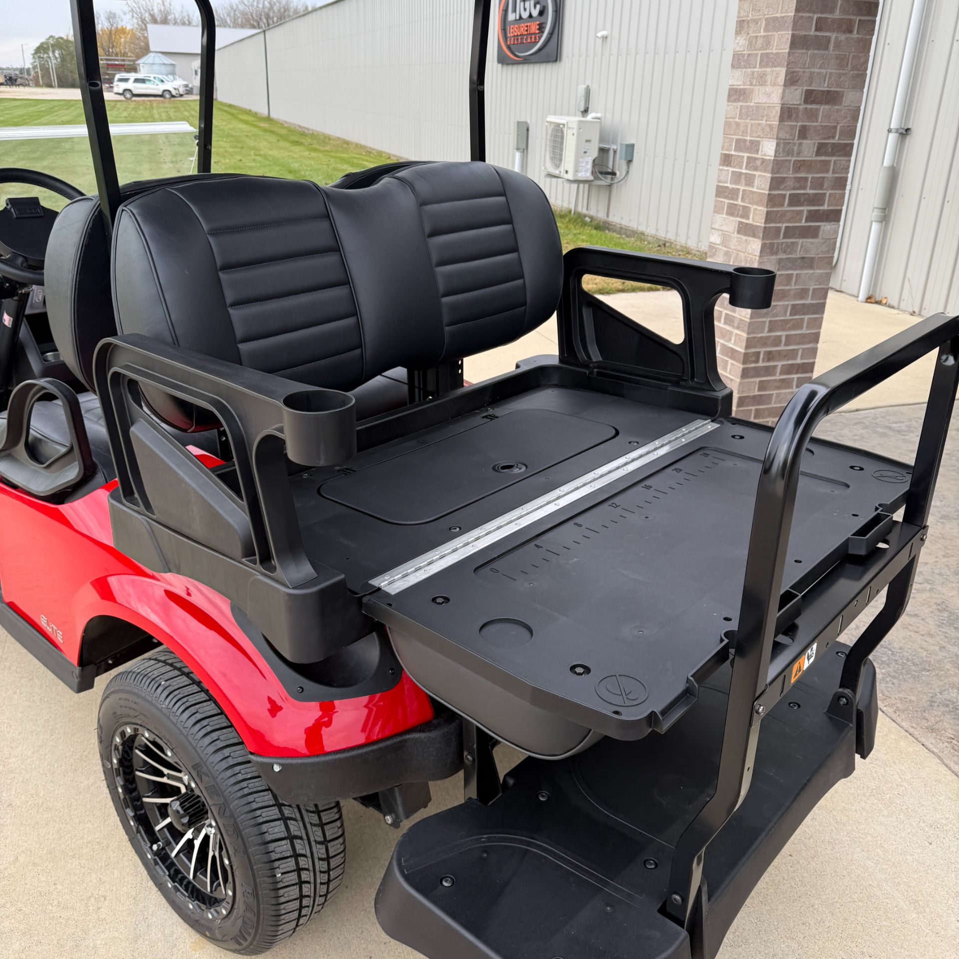 2023 E-Z-GO Express S4 ELiTE in New Hampton, Iowa - Photo 6