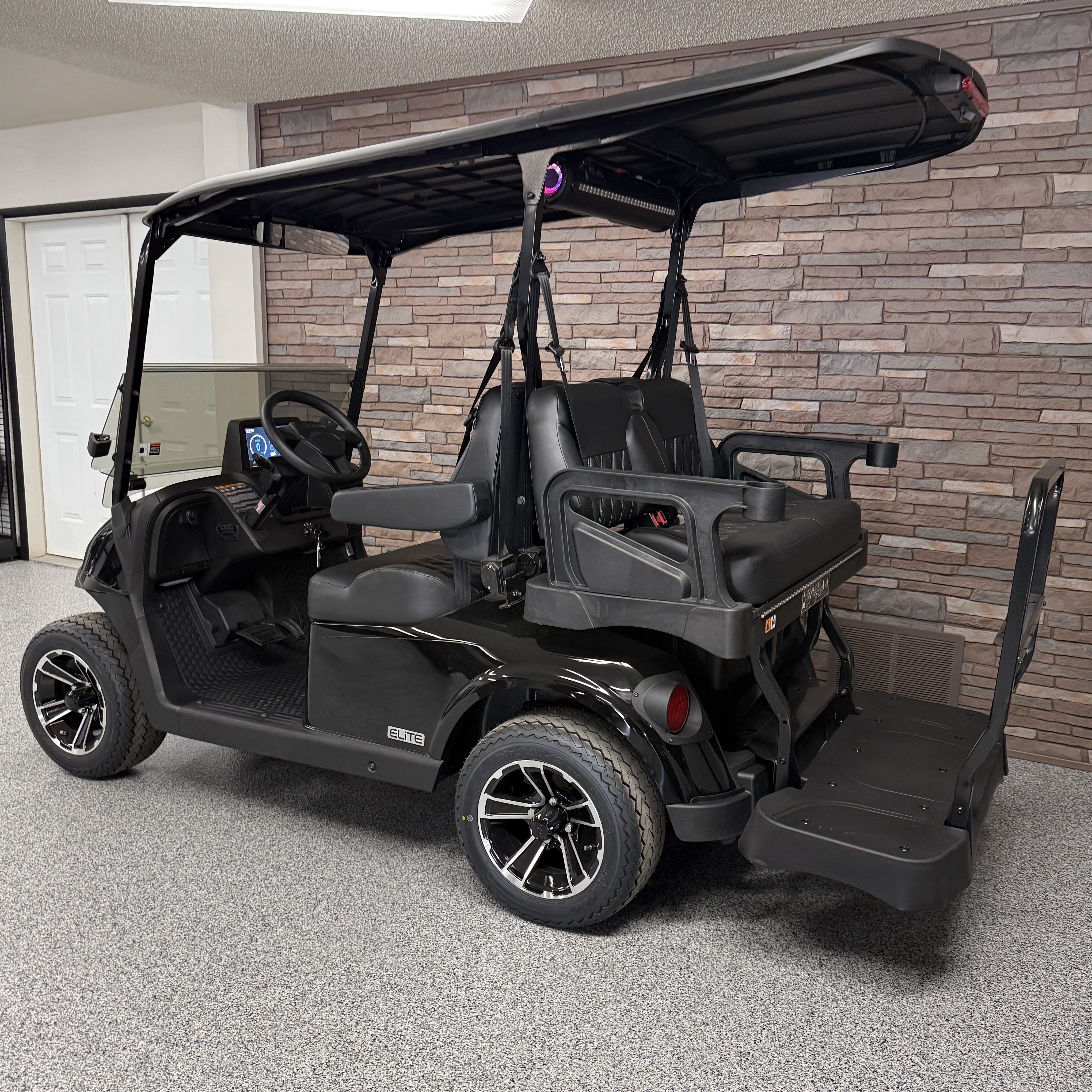 2026 E-Z-GO RXV 4 Touring STL ELiTE Lithium in New Hampton, Iowa - Photo 4