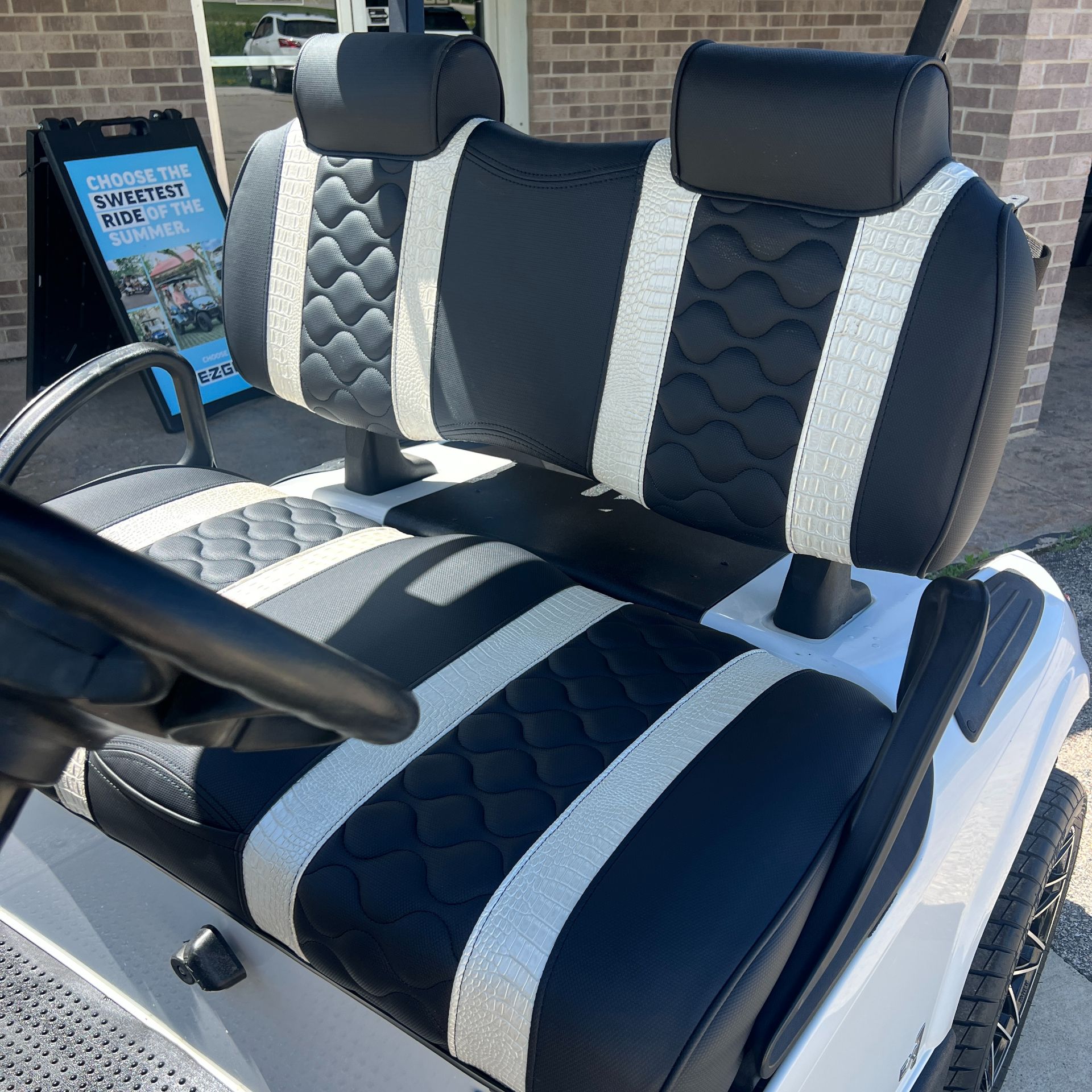 2022 E-Z-GO RXV Gas in New Hampton, Iowa - Photo 5