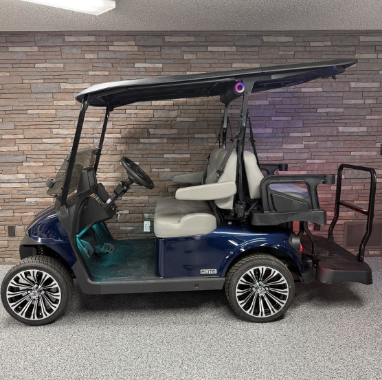 2026 E-Z-GO RXV 4 Touring STL ELiTE Lithium in New Hampton, Iowa - Photo 2