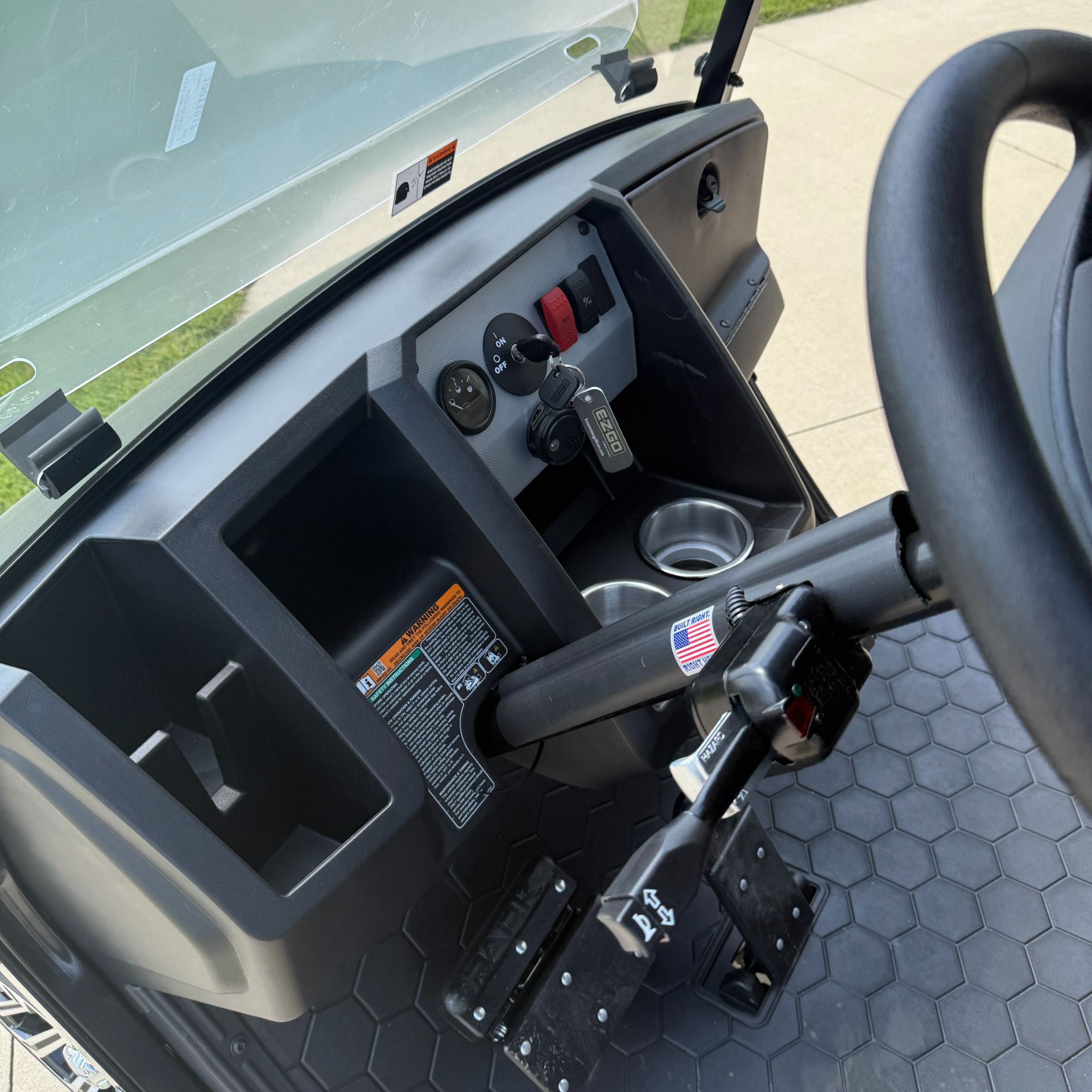 2026 E-Z-GO Express 4 Cruiser 13.5 Gas in New Hampton, Iowa - Photo 4