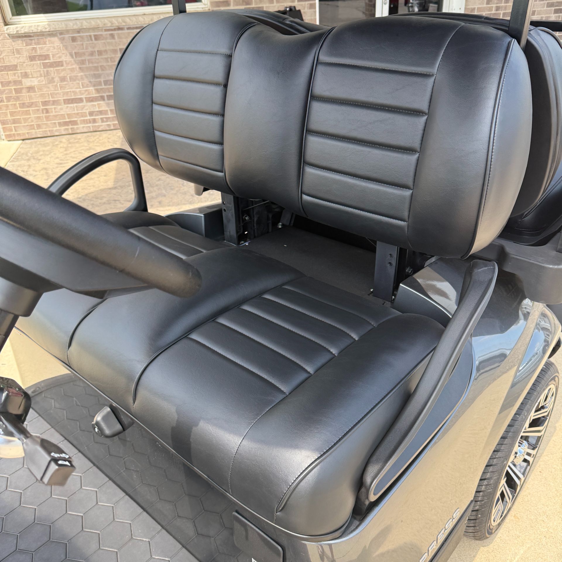 2026 E-Z-GO Express 4 Cruiser 13.5 Gas in New Hampton, Iowa - Photo 5