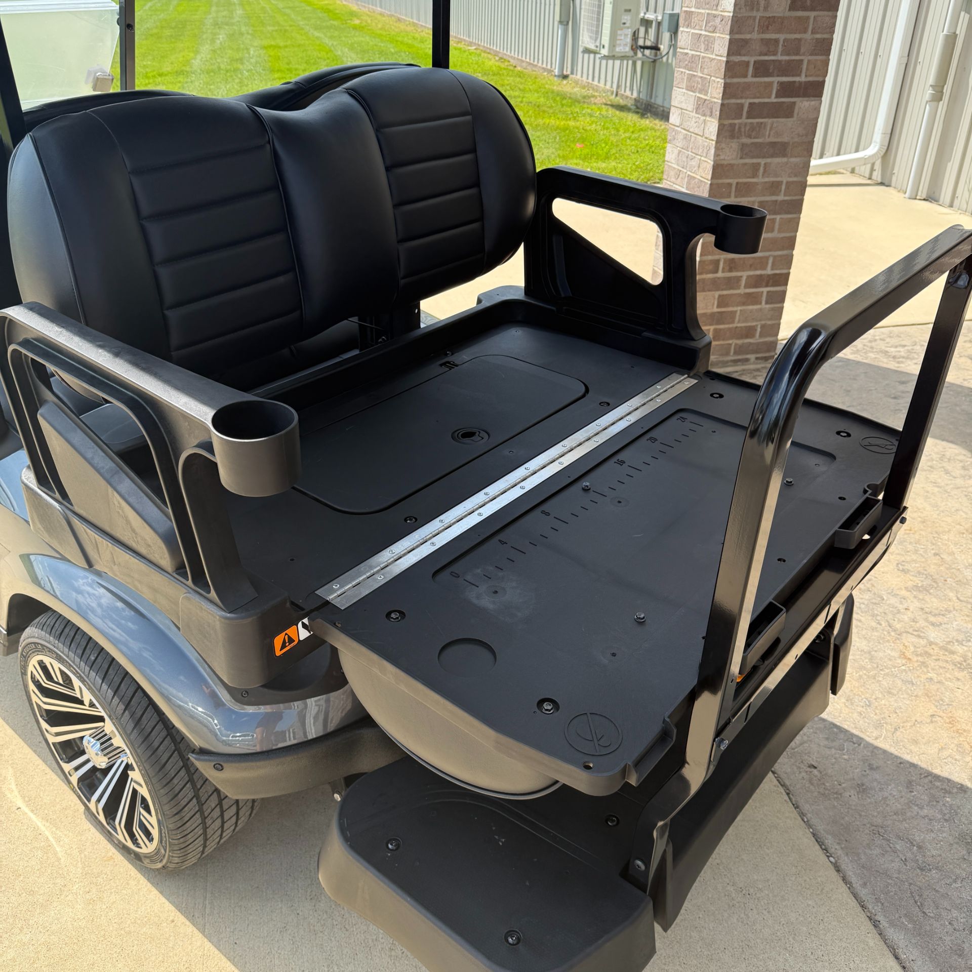 2026 E-Z-GO Express 4 Cruiser 13.5 Gas in New Hampton, Iowa - Photo 7