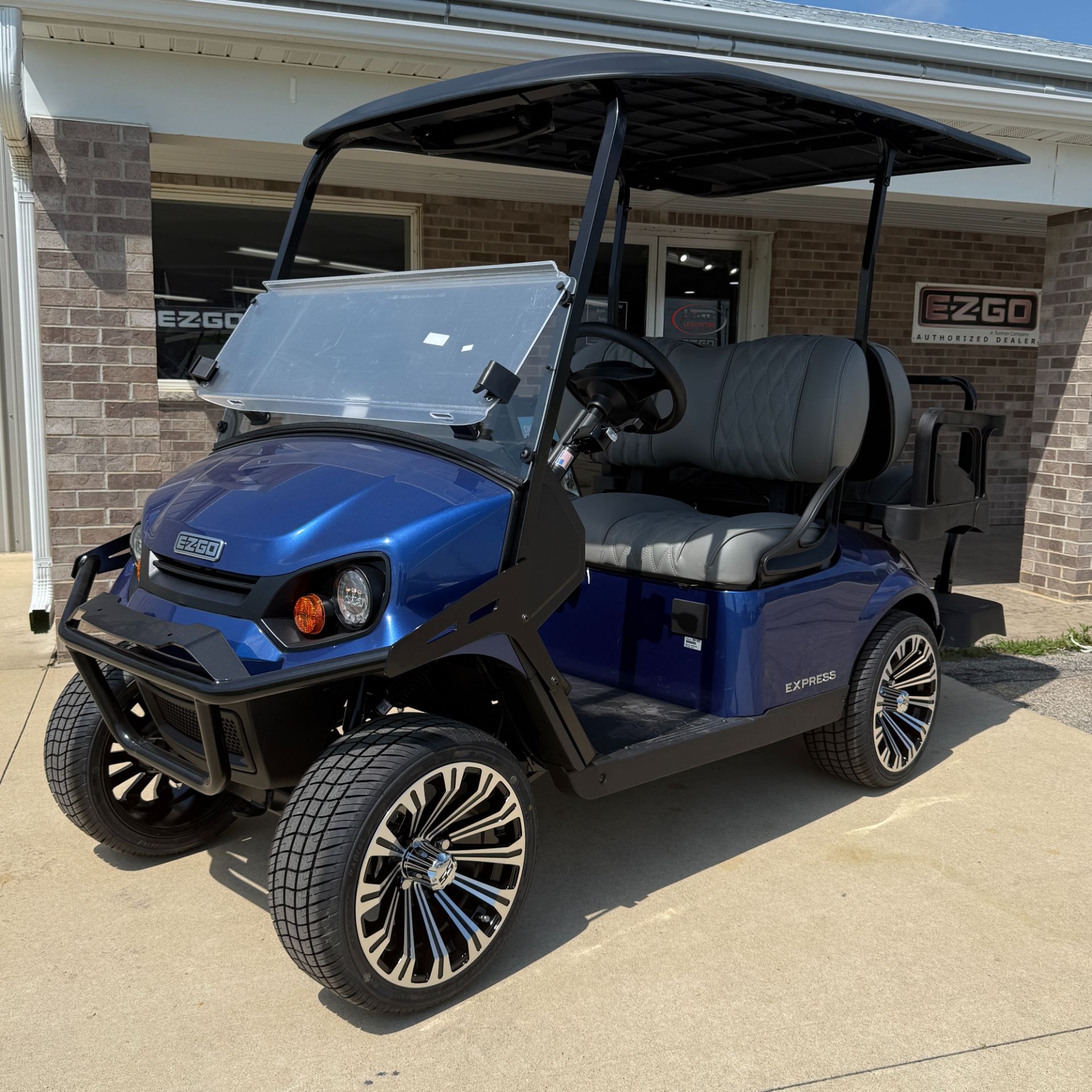 2026 E-Z-GO Express 4 Cruiser 13.5 Gas in New Hampton, Iowa - Photo 1