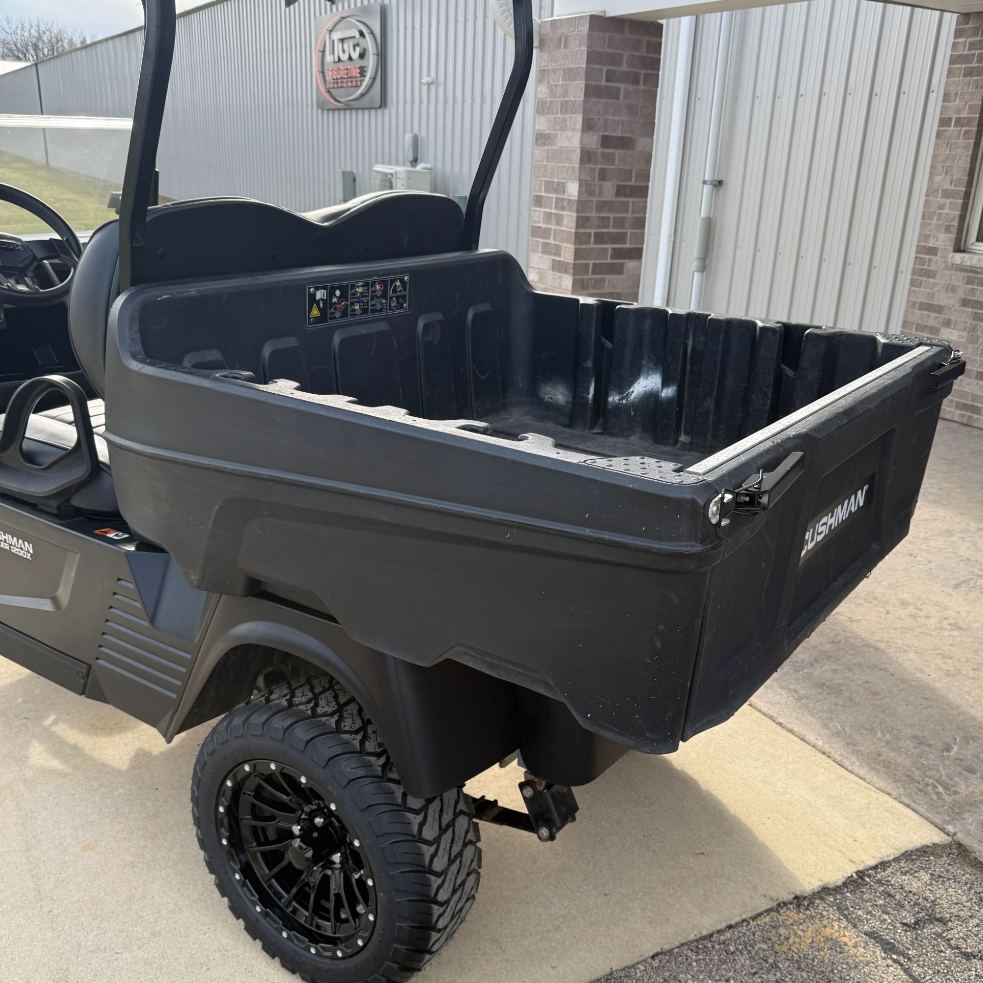 2018 Cushman Hauler 1200X Gas in New Hampton, Iowa - Photo 6