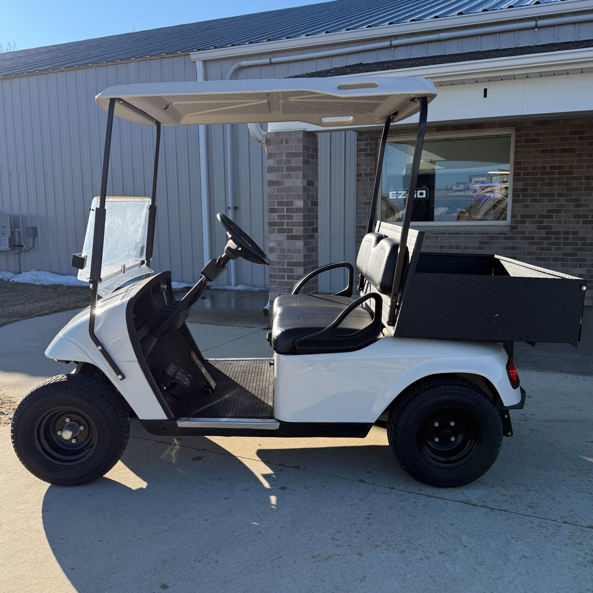 2005 E-Z-GO TXT Fleet - Gas in New Hampton, Iowa - Photo 2