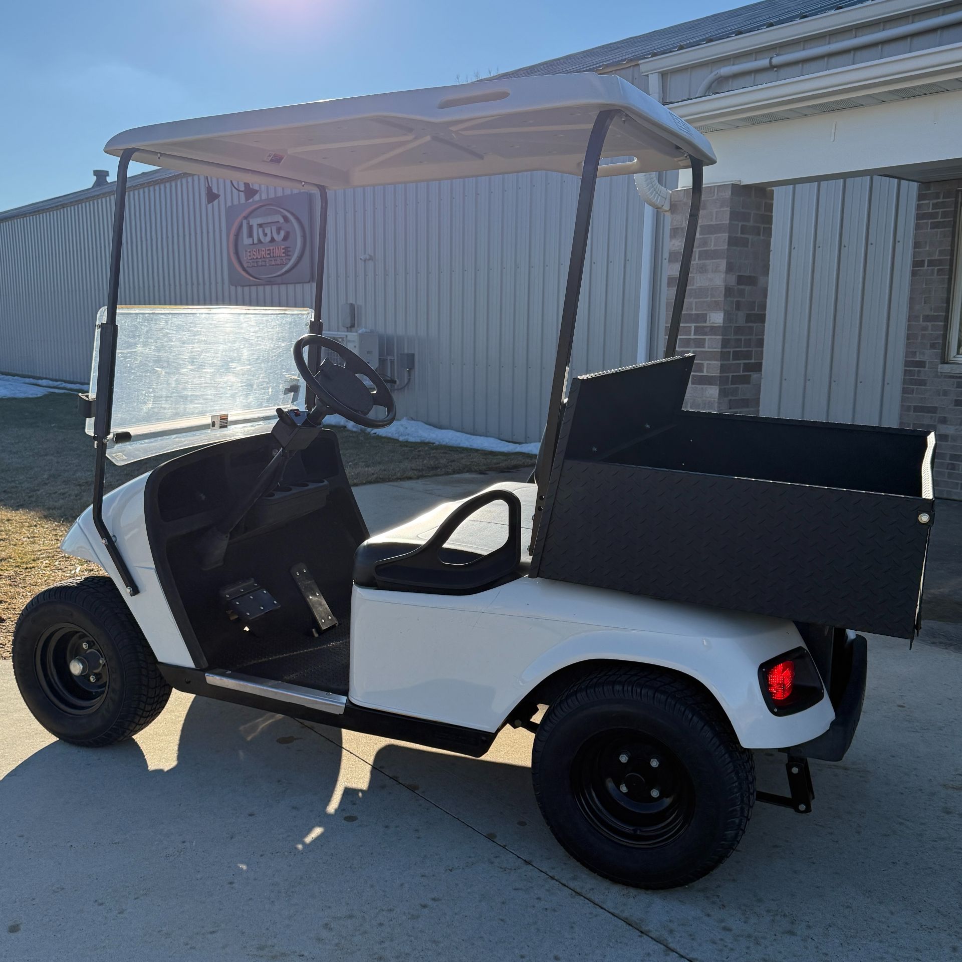 2005 E-Z-GO TXT Fleet - Gas in New Hampton, Iowa - Photo 3