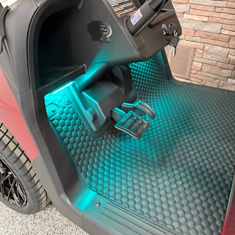 2026 E-Z-GO RXV Freedom ELiTE 2.2 with Technology Package in New Hampton, Iowa - Photo 4