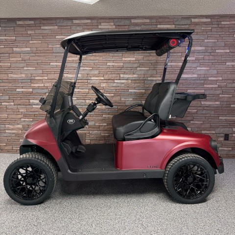 2026 E-Z-GO RXV Freedom ELiTE 2.2 with Technology Package in New Hampton, Iowa - Photo 2