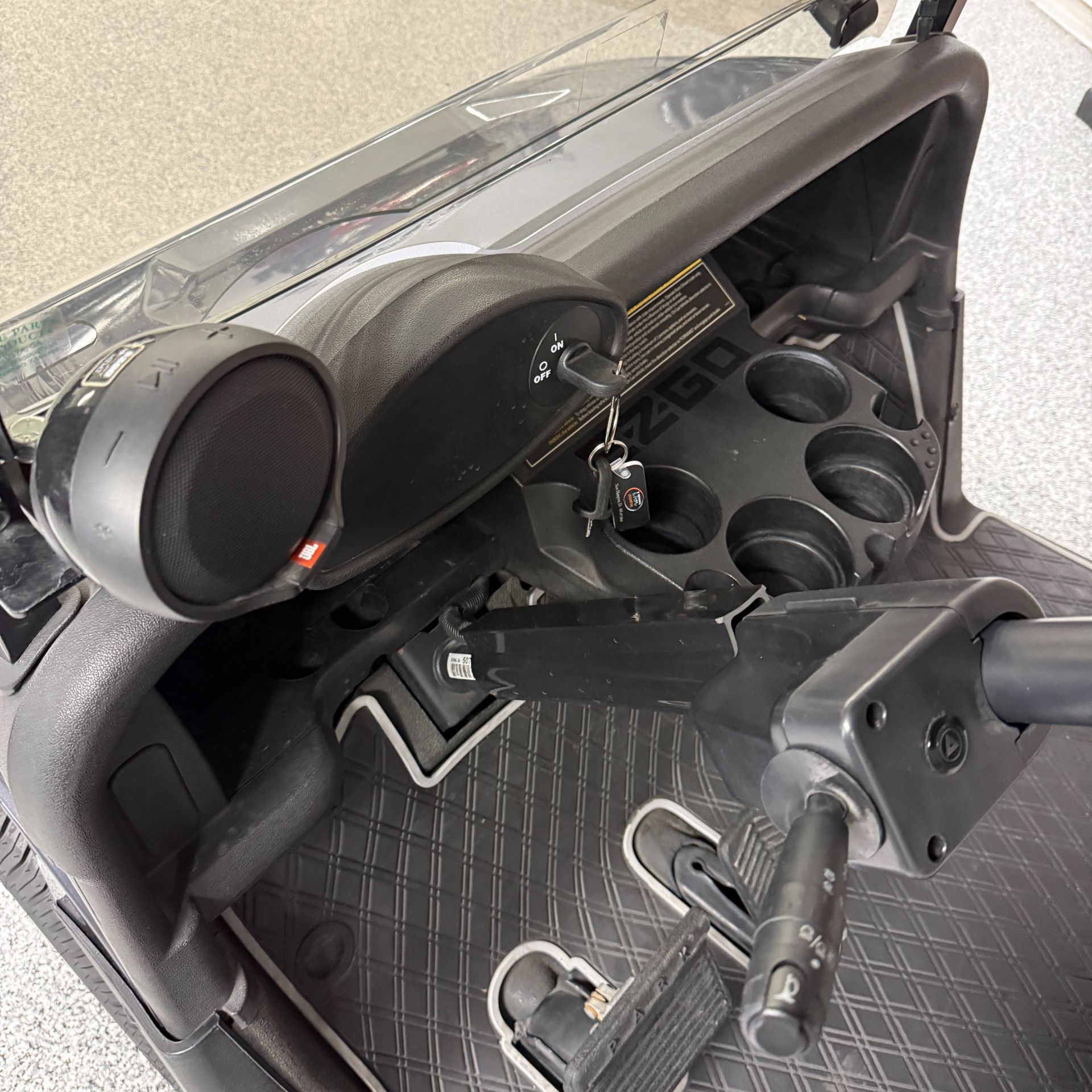 2009 E-Z-GO RXV in New Hampton, Iowa - Photo 7