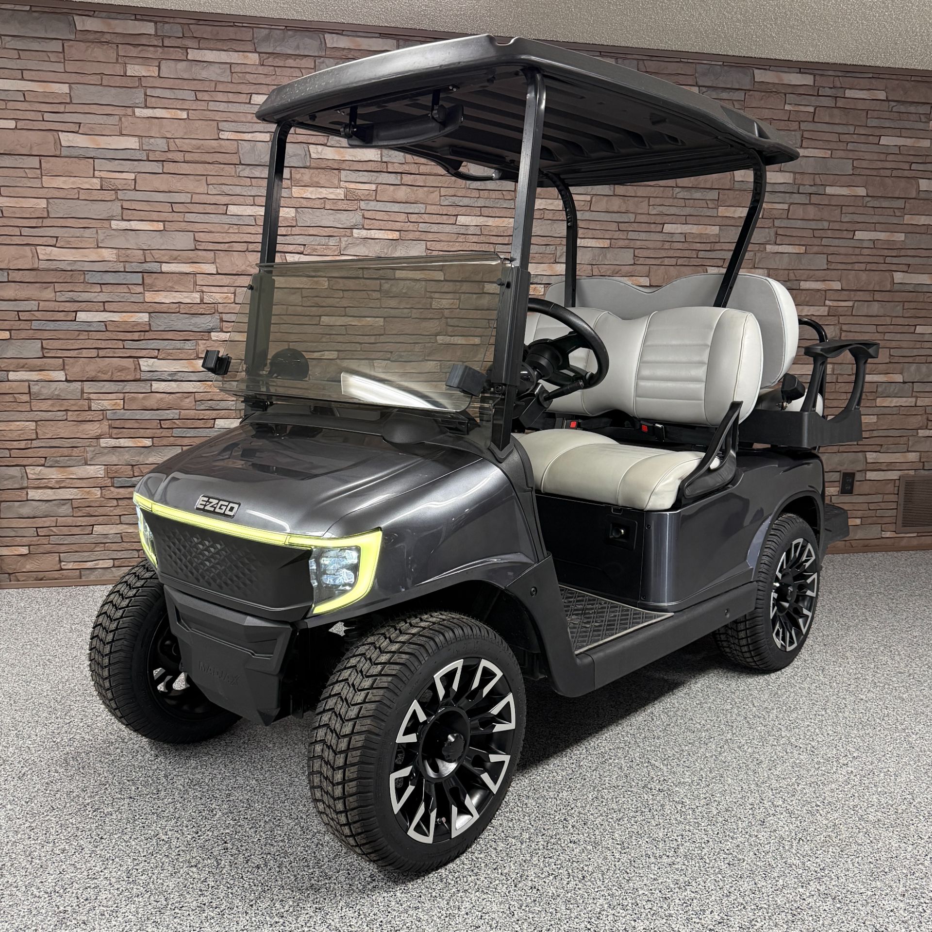 2009 E-Z-GO RXV in New Hampton, Iowa - Photo 2